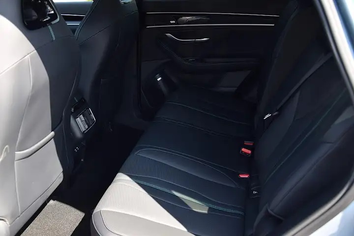 BYD Seal U DM-i "Design" AWD-image-14