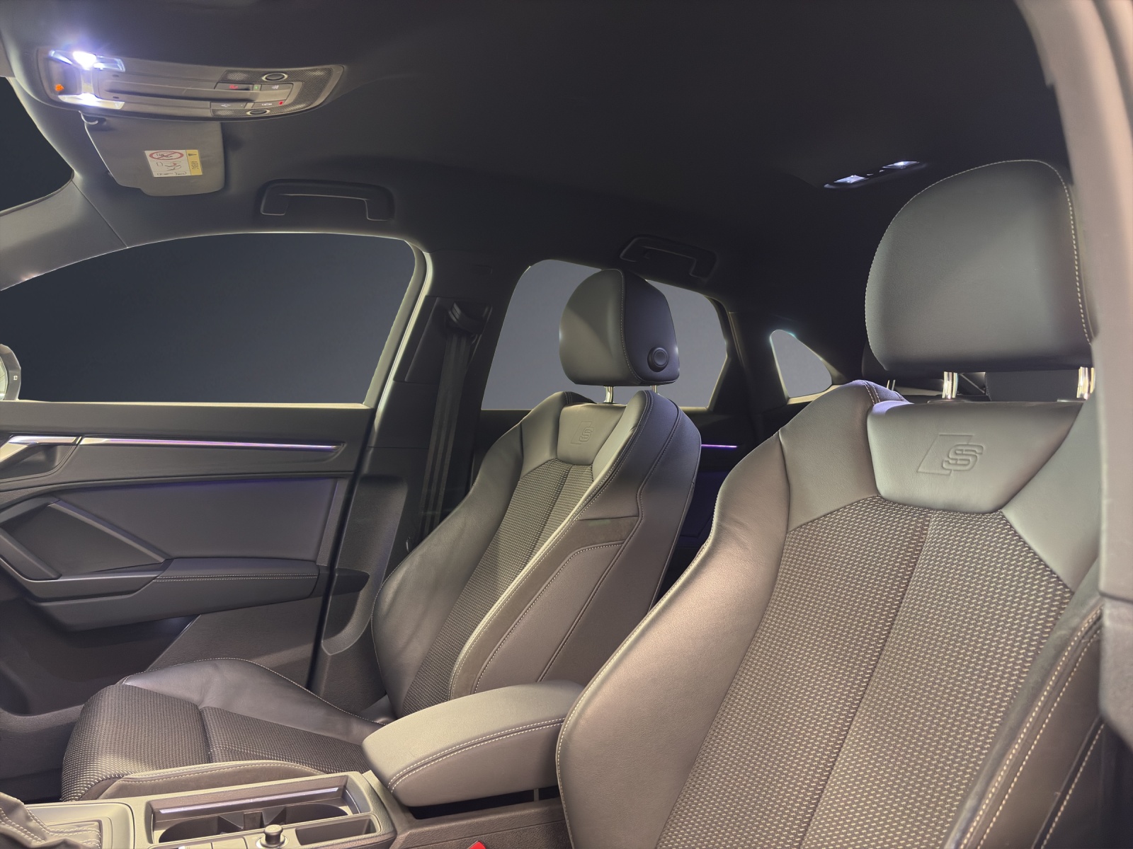 Image AUDI Q3 Q3 SB 45 e S li Attr S-tr