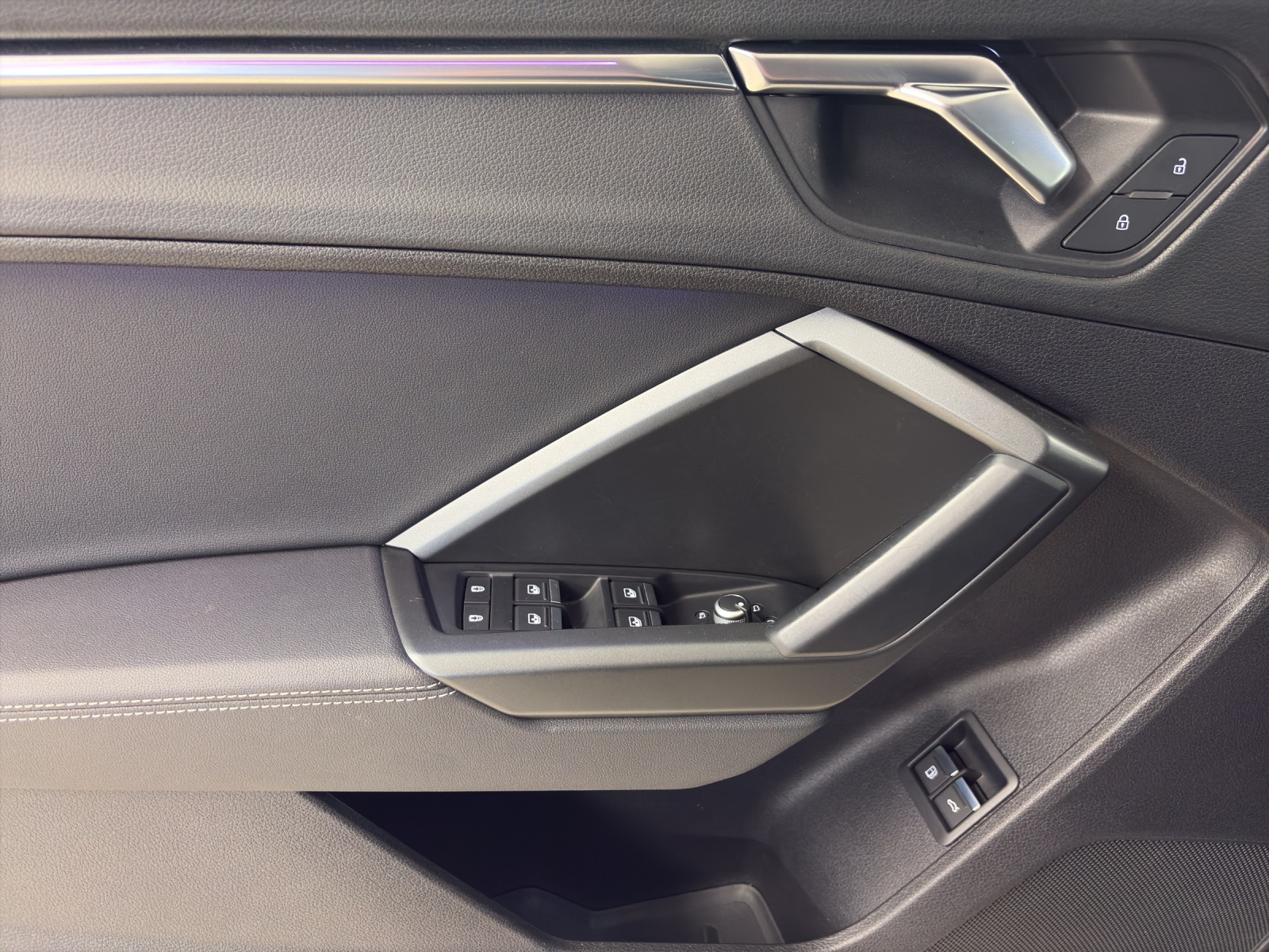 Image AUDI Q3 Q3 SB 45 e S li Attr S-tr