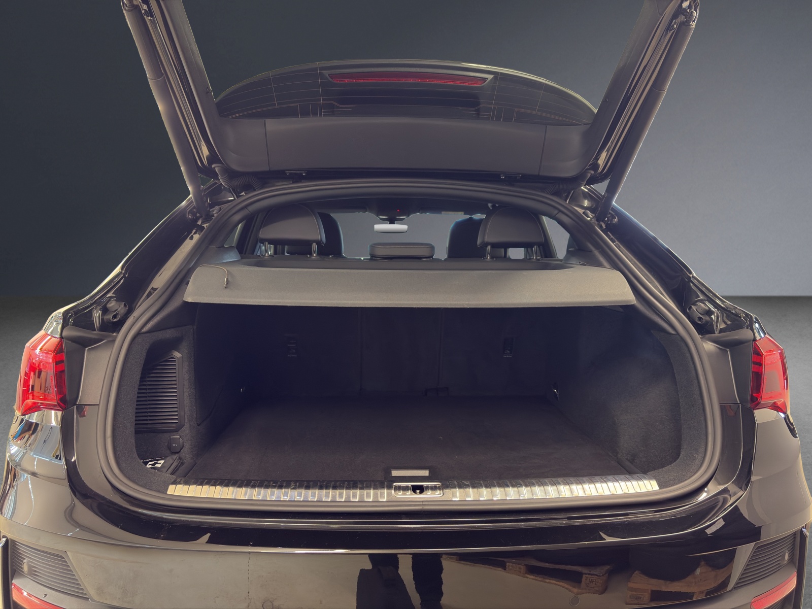 Image AUDI Q3 Q3 SB 45 e S li Attr S-tr