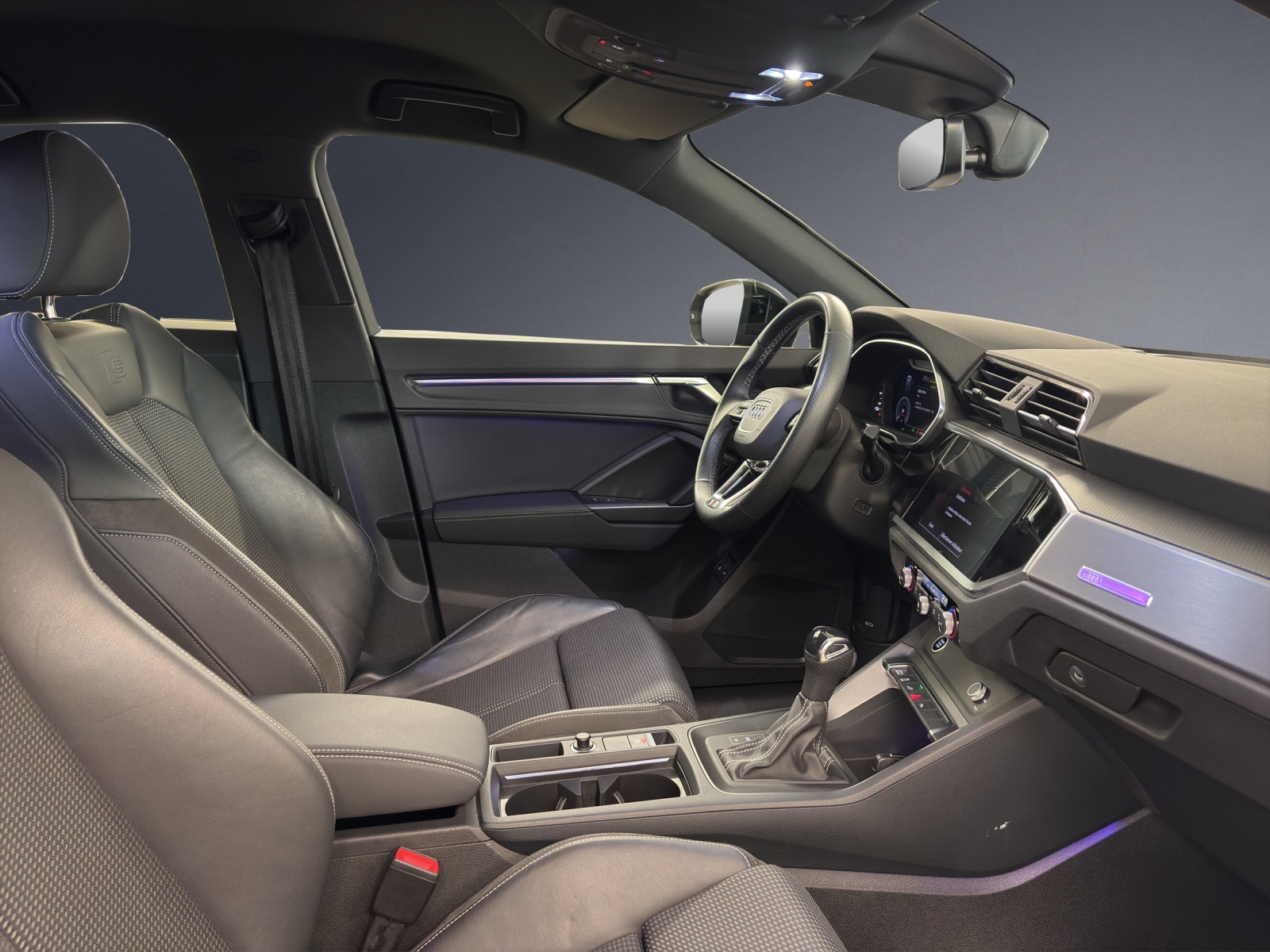 Image AUDI Q3 Q3 SB 45 e S li Attr S-tr