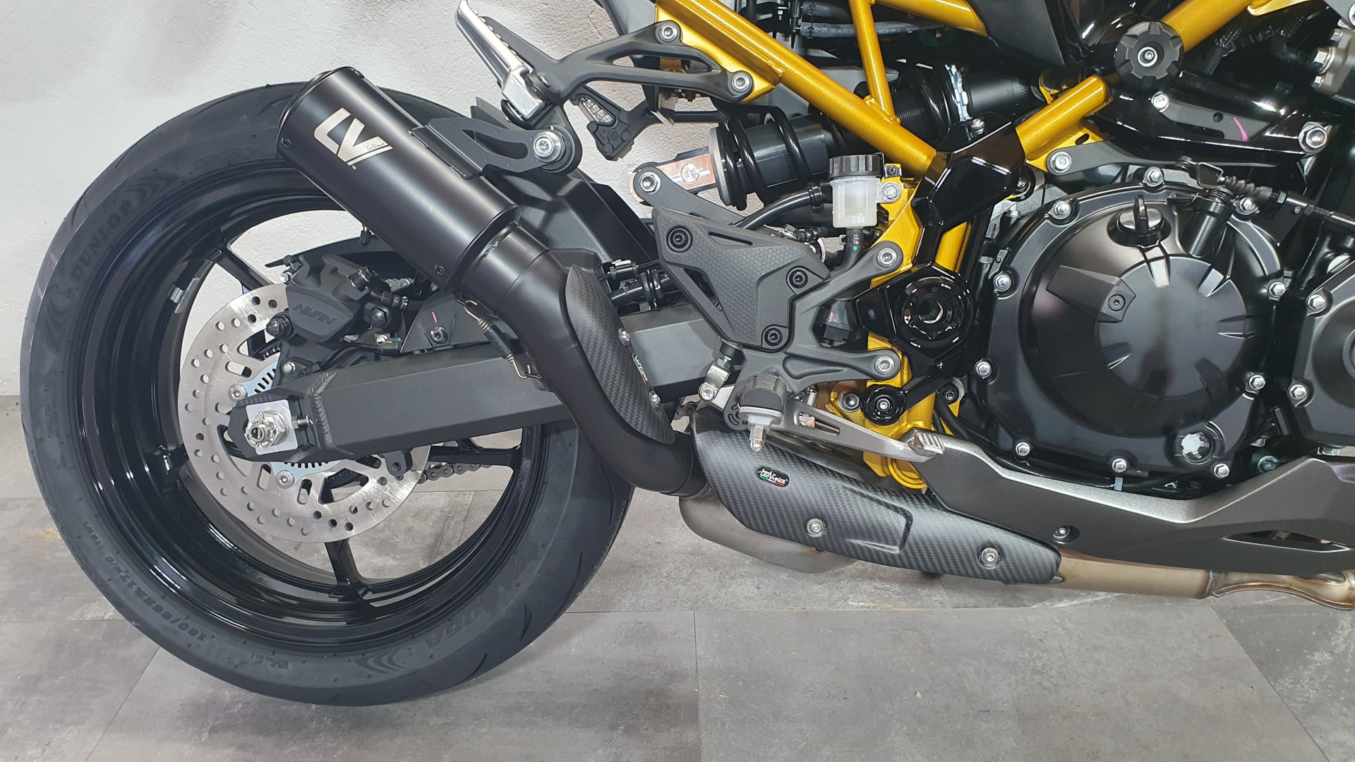 KAWASAKI Z 900-showroom-element-3