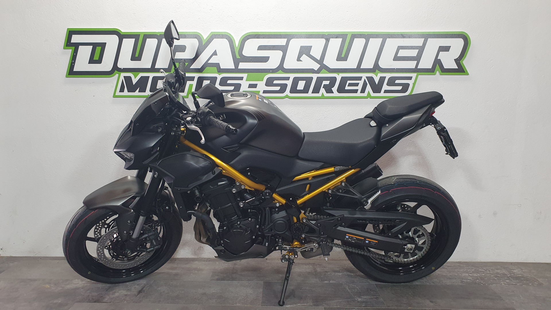 KAWASAKI Z 900-showroom-element-1