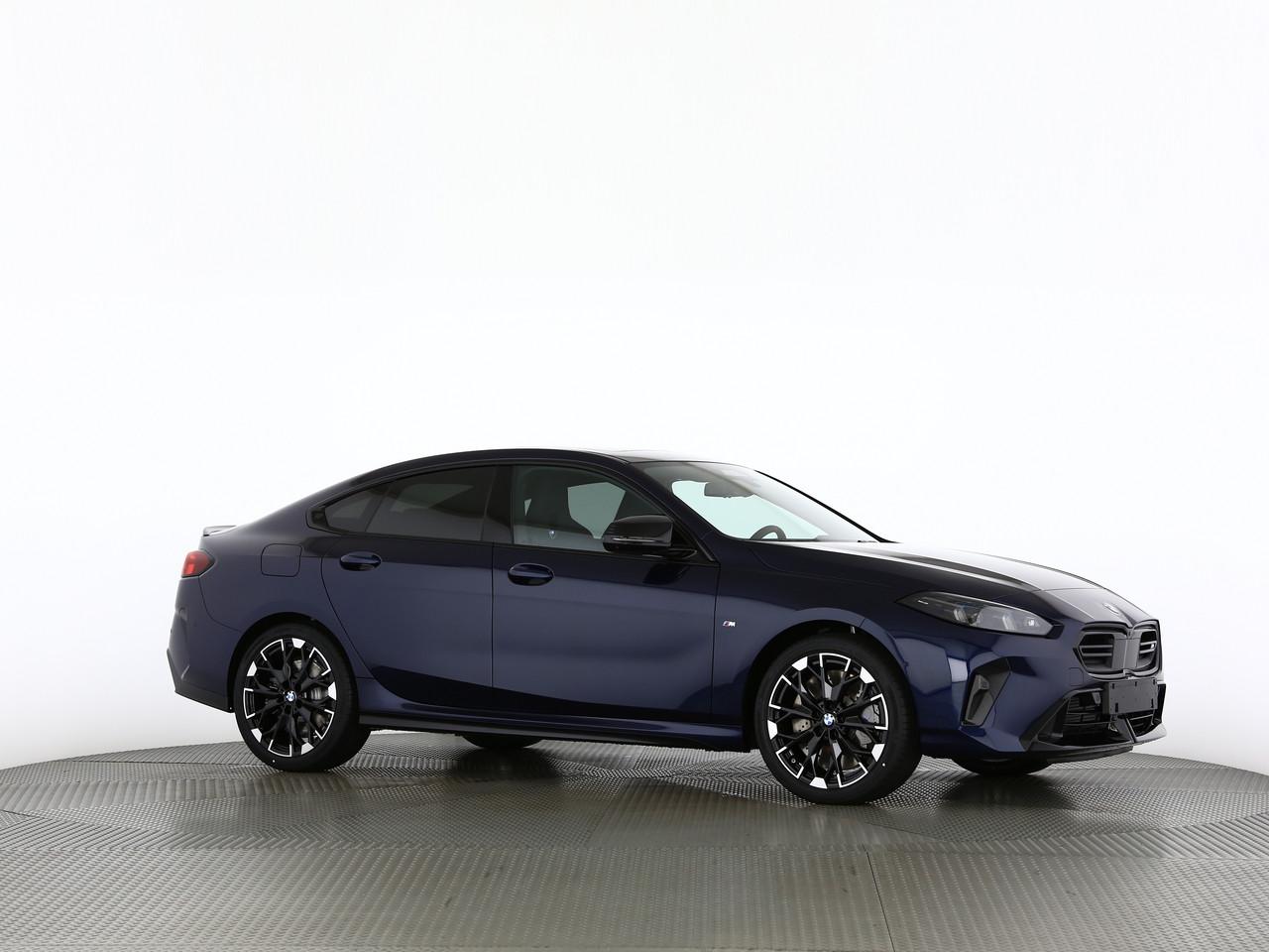 BMW M235i xDrive Gran Coupé-image-10