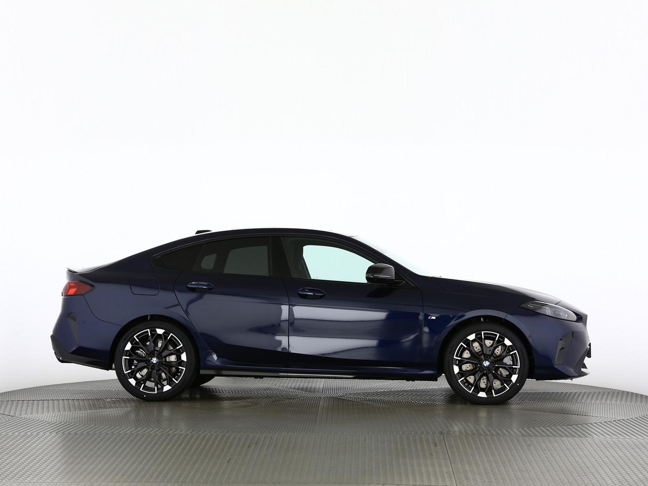 BMW M235i xDrive Gran Coupé-image-9