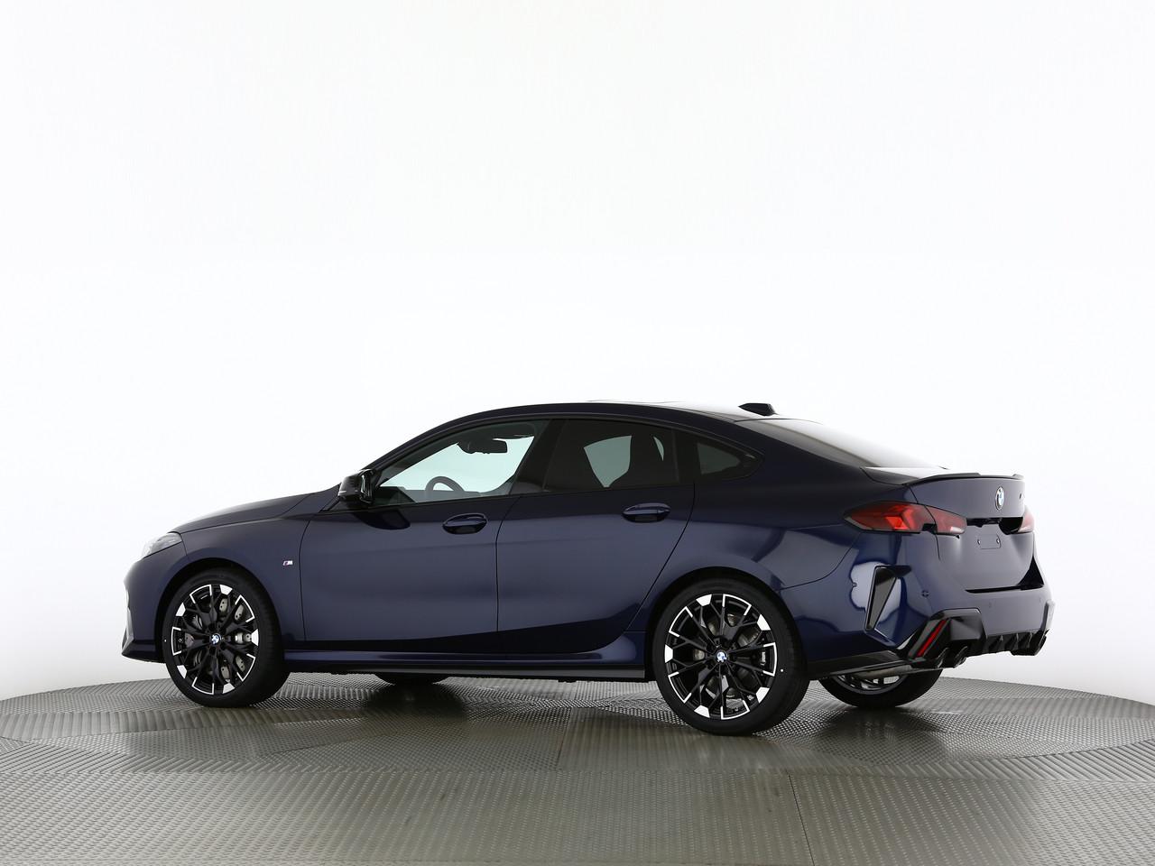 BMW M235i xDrive Gran Coupé-image-4
