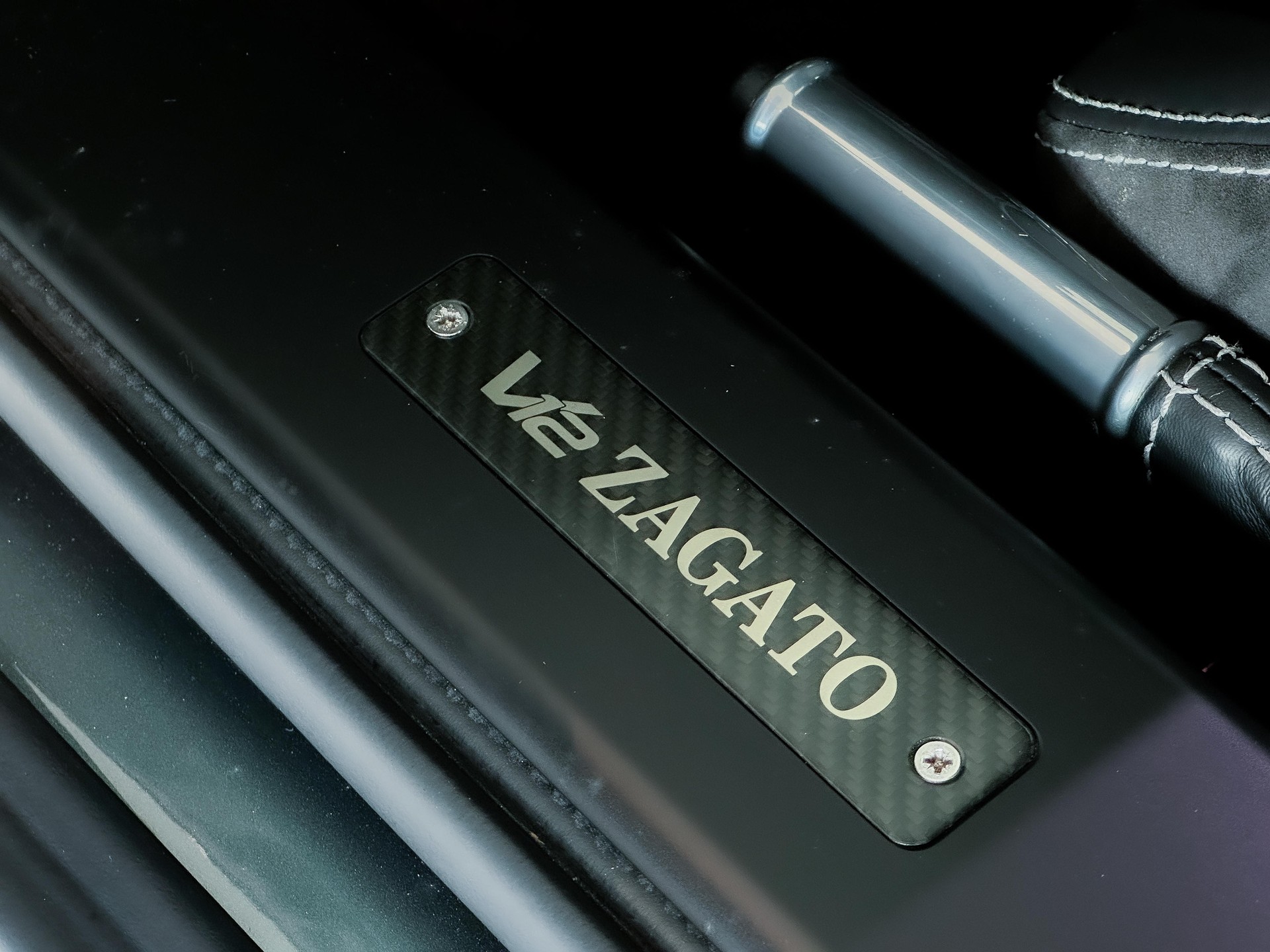 ASTON MARTIN V12 Vantage Coupé 6.0-image-14