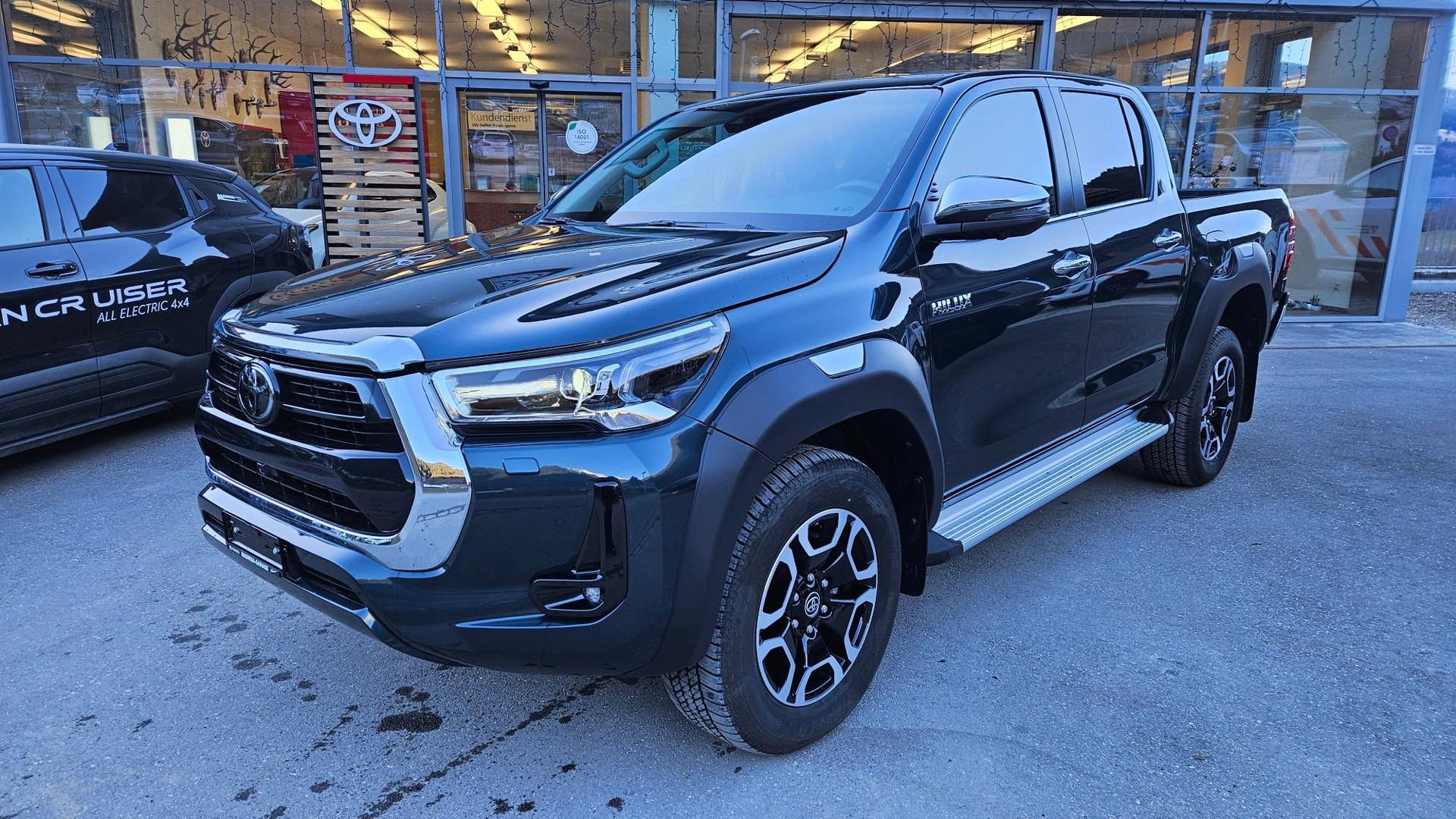 TOYOTA Hilux Double Cab.-Pick-up 2.8 D-4D 204 Premium-image-0