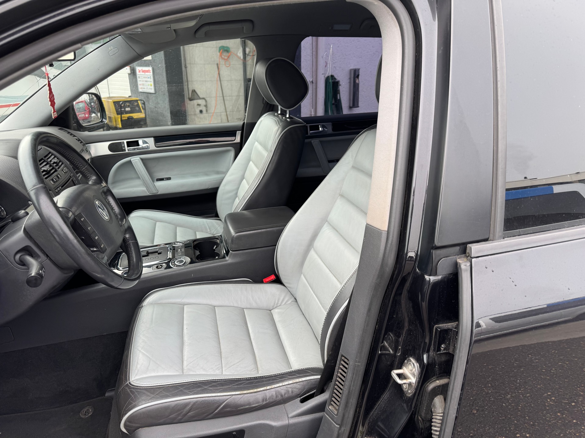 VW Touareg 3.0 TDI-image-7