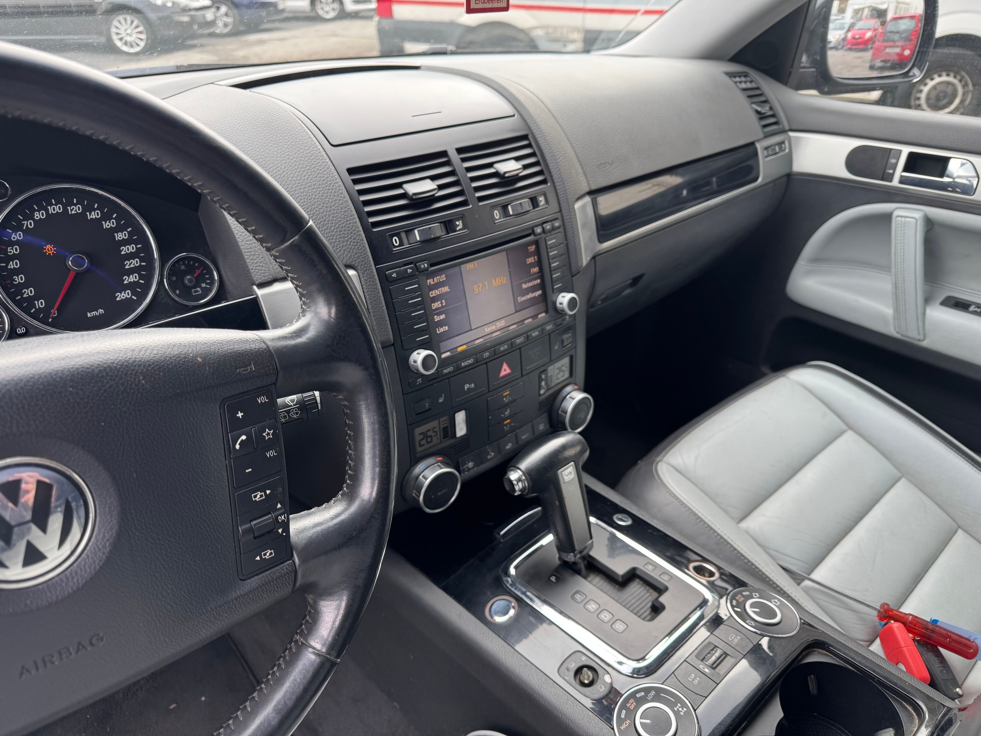 VW Touareg 3.0 TDI-image-8