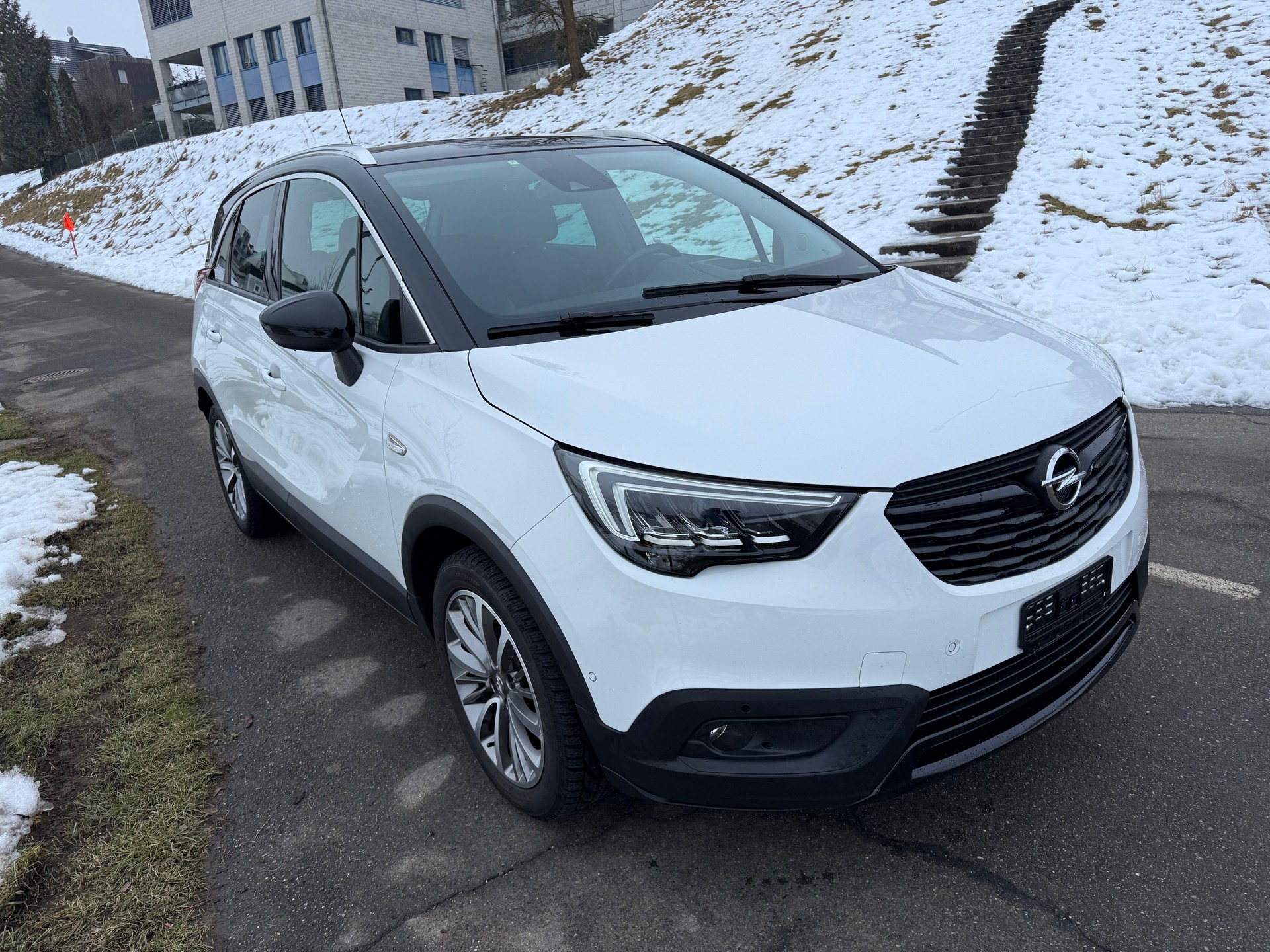OPEL Crossland X 1.2i 120 Years Edition-image-1