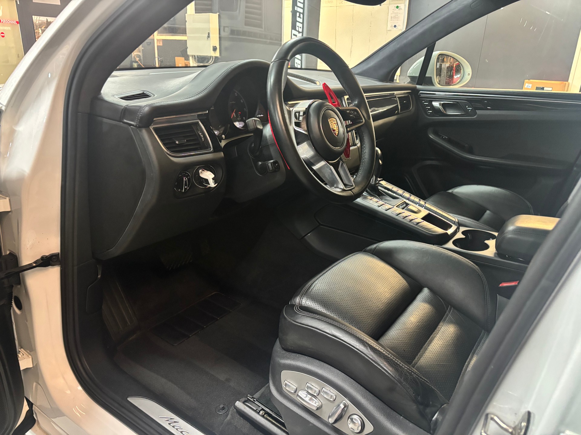 PORSCHE Macan Turbo PDK-image-9