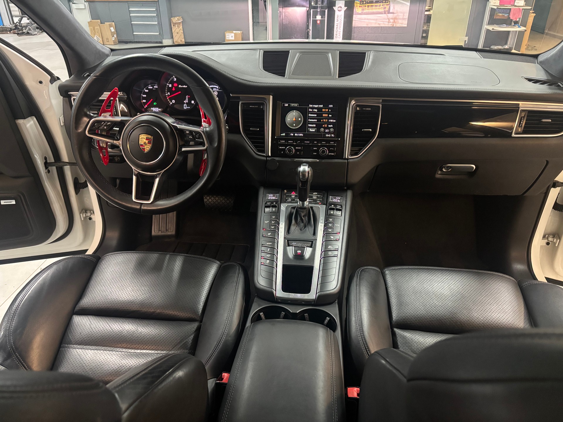 PORSCHE Macan Turbo PDK-image-13