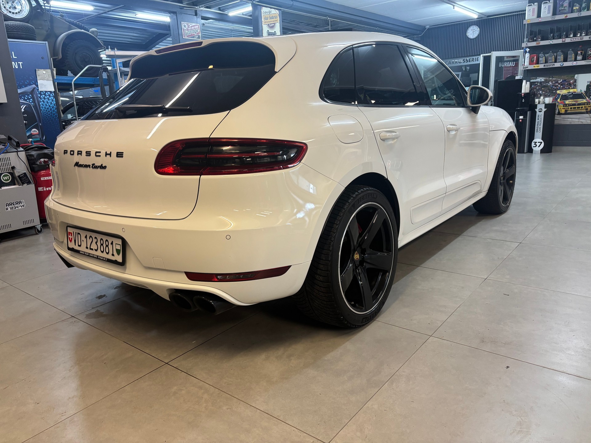 PORSCHE Macan Turbo PDK-image-4