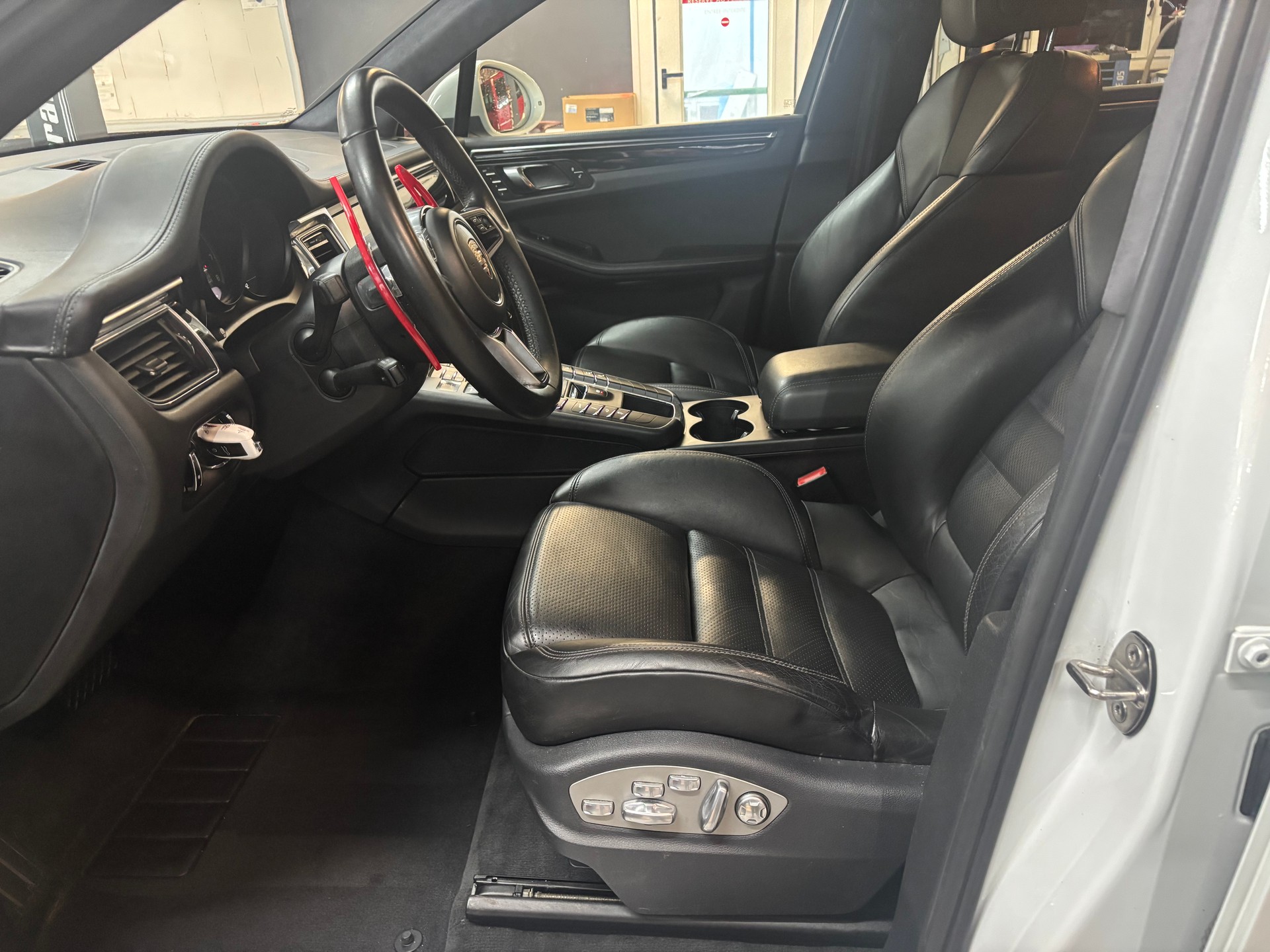 PORSCHE Macan Turbo PDK-image-8