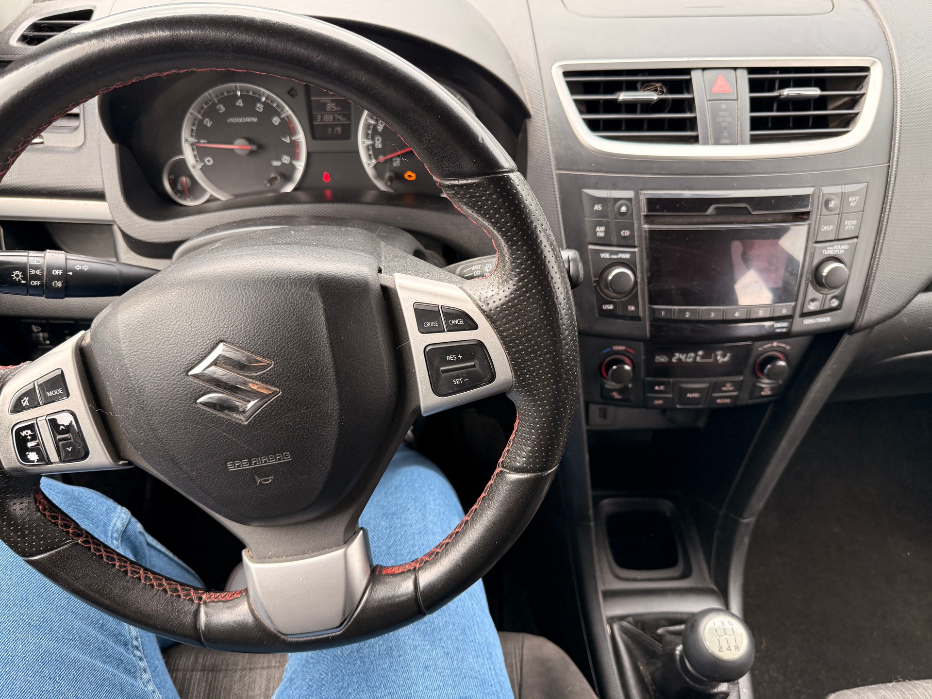 SUZUKI Swift 1.2i 16V GL Top 4x4-image-8