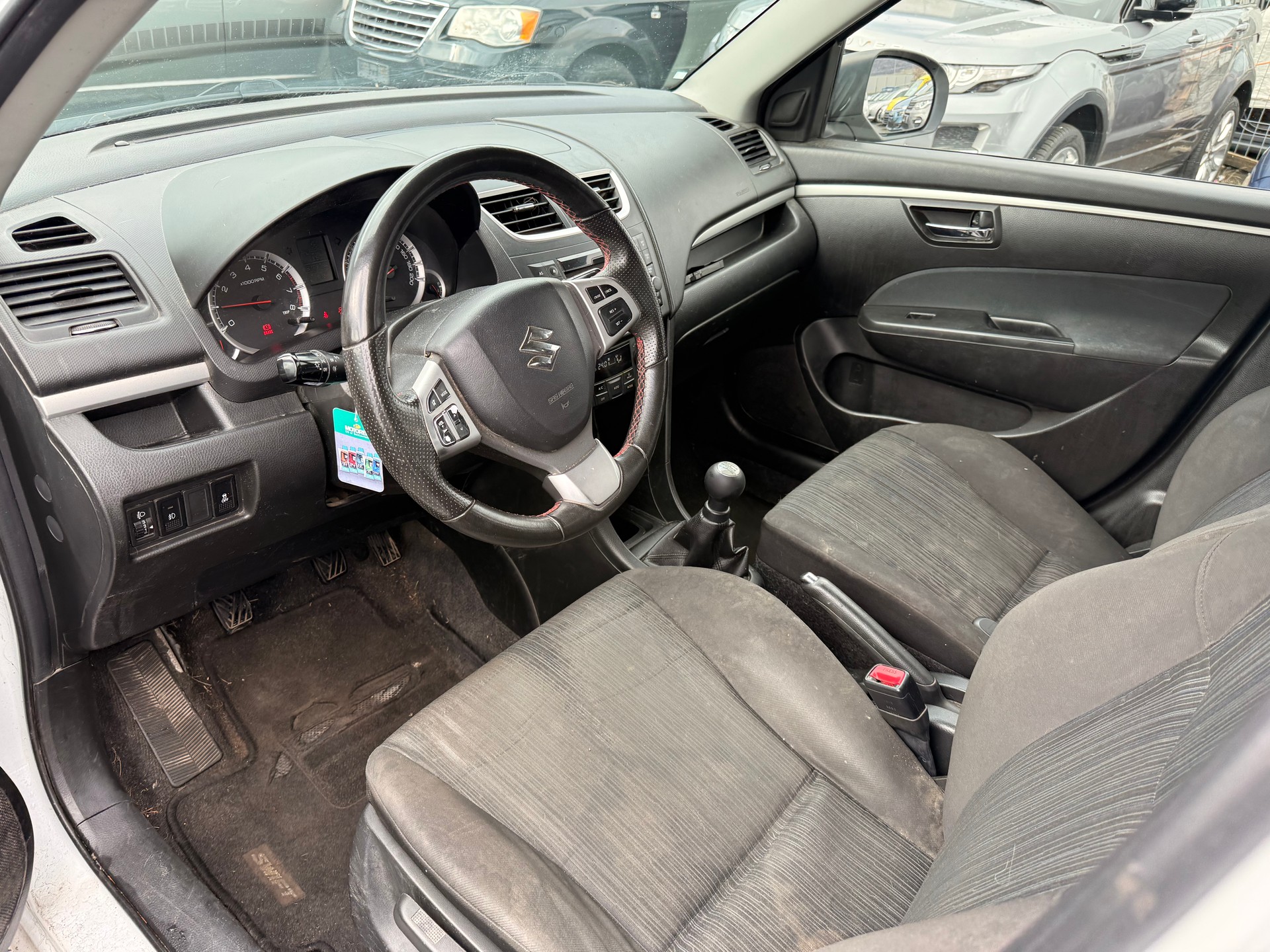 SUZUKI Swift 1.2i 16V GL Top 4x4-image-6