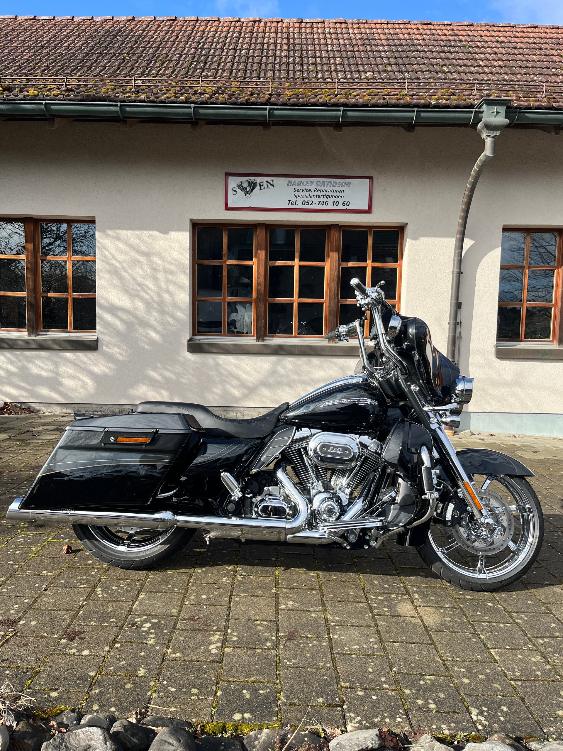 HARLEY-DAVIDSON FLHXSE3-image-4