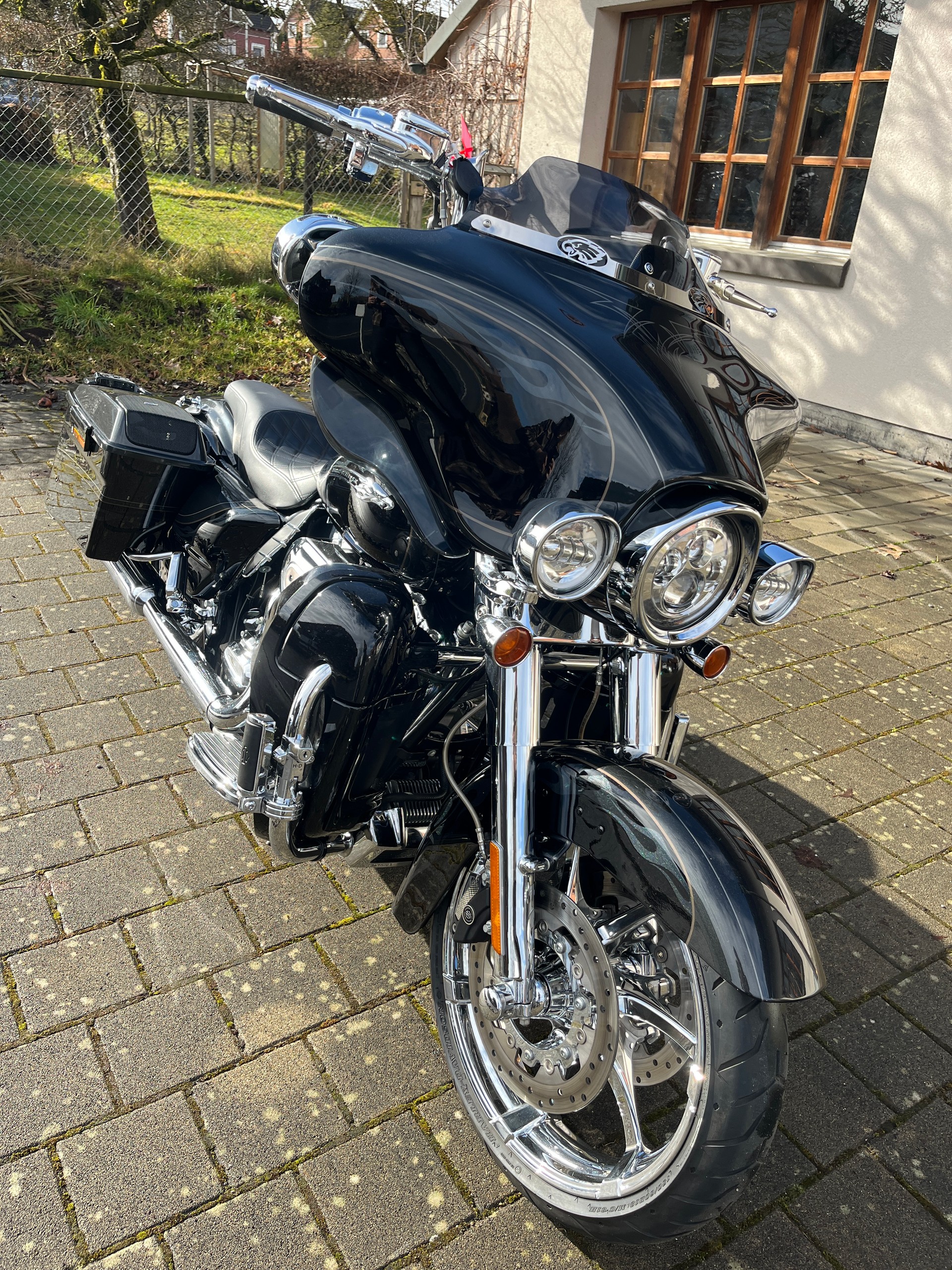 HARLEY-DAVIDSON FLHXSE3-image-12
