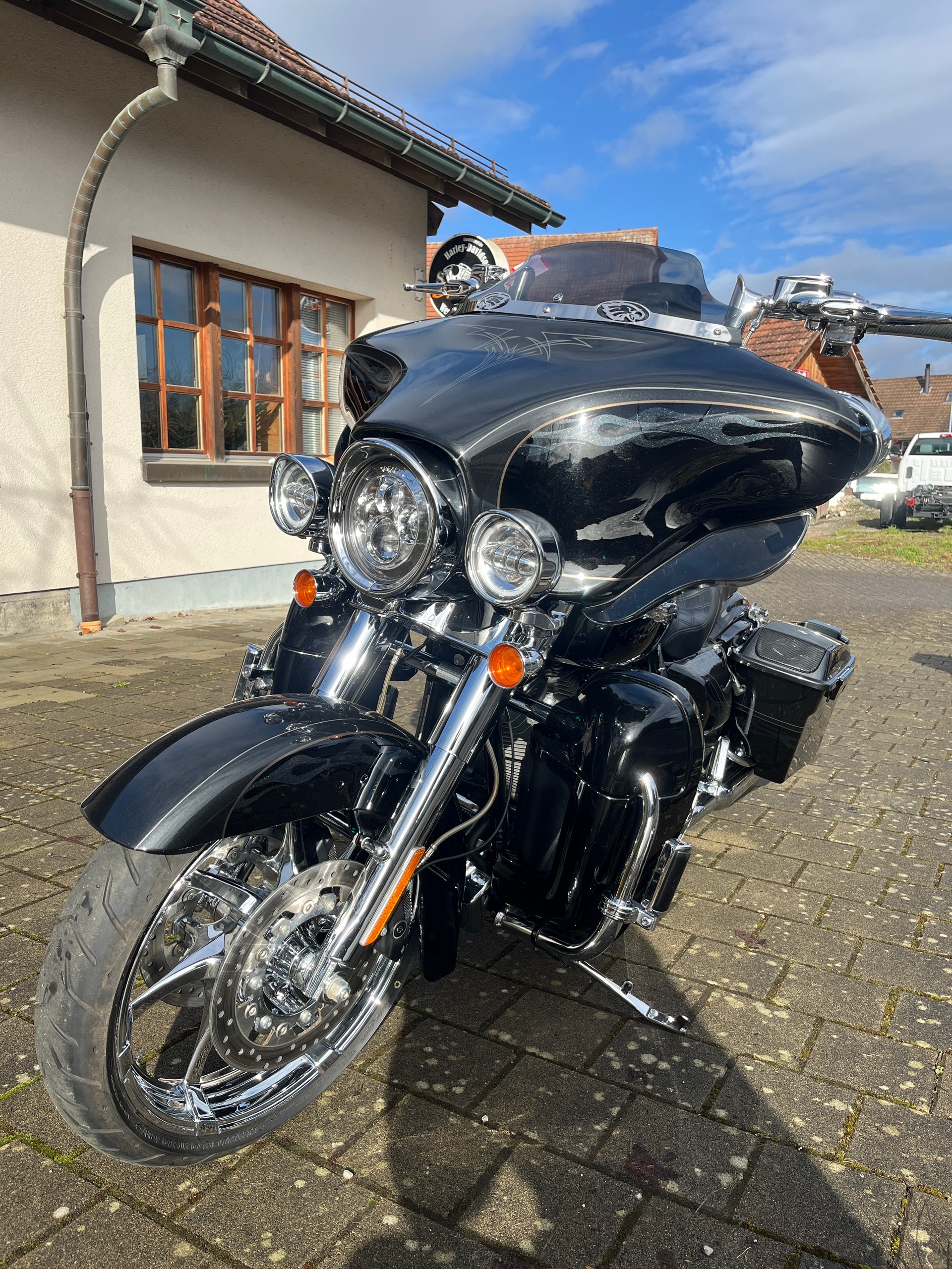 HARLEY-DAVIDSON FLHXSE3-image-9