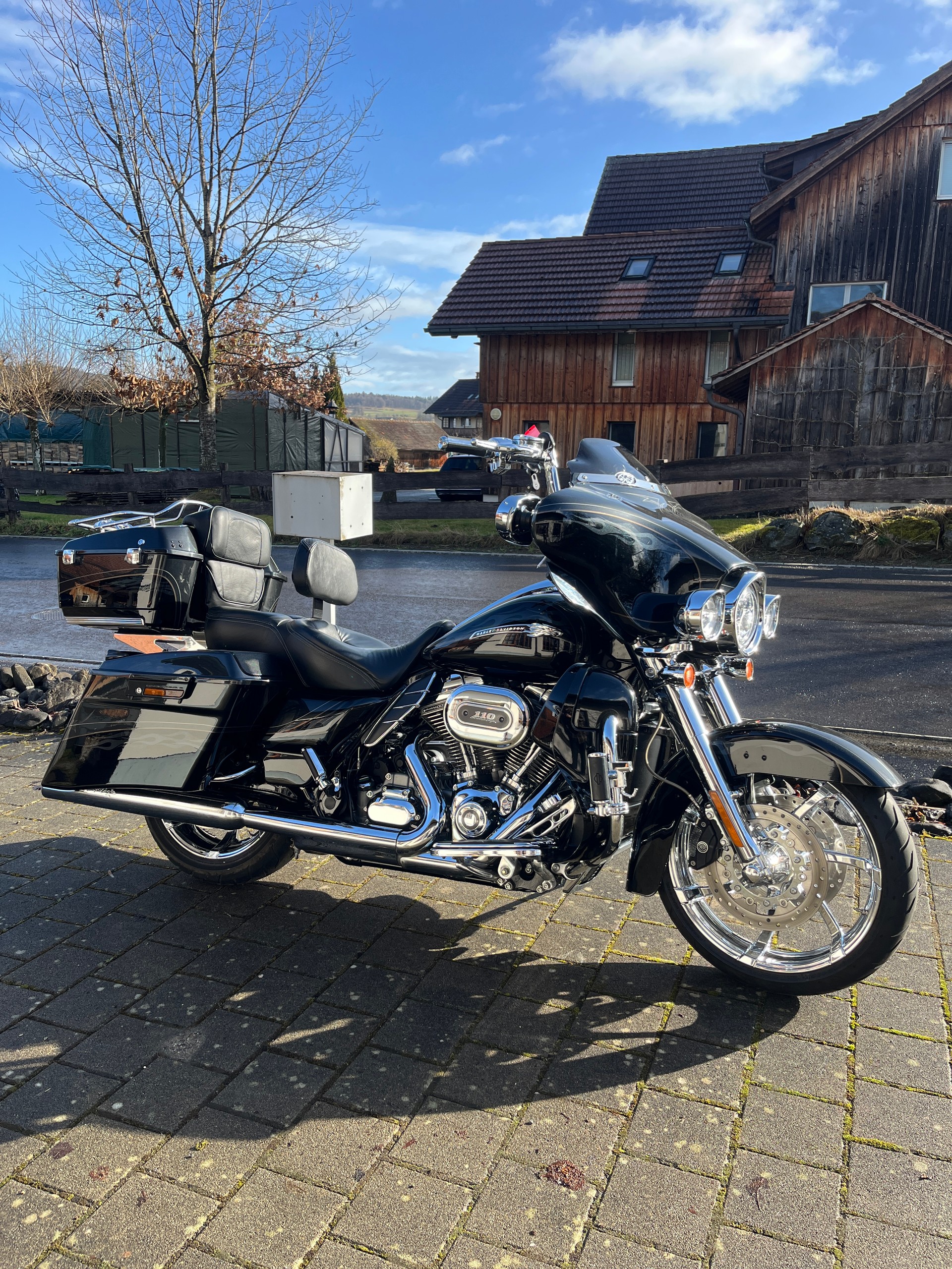 HARLEY-DAVIDSON FLHXSE3-image-6