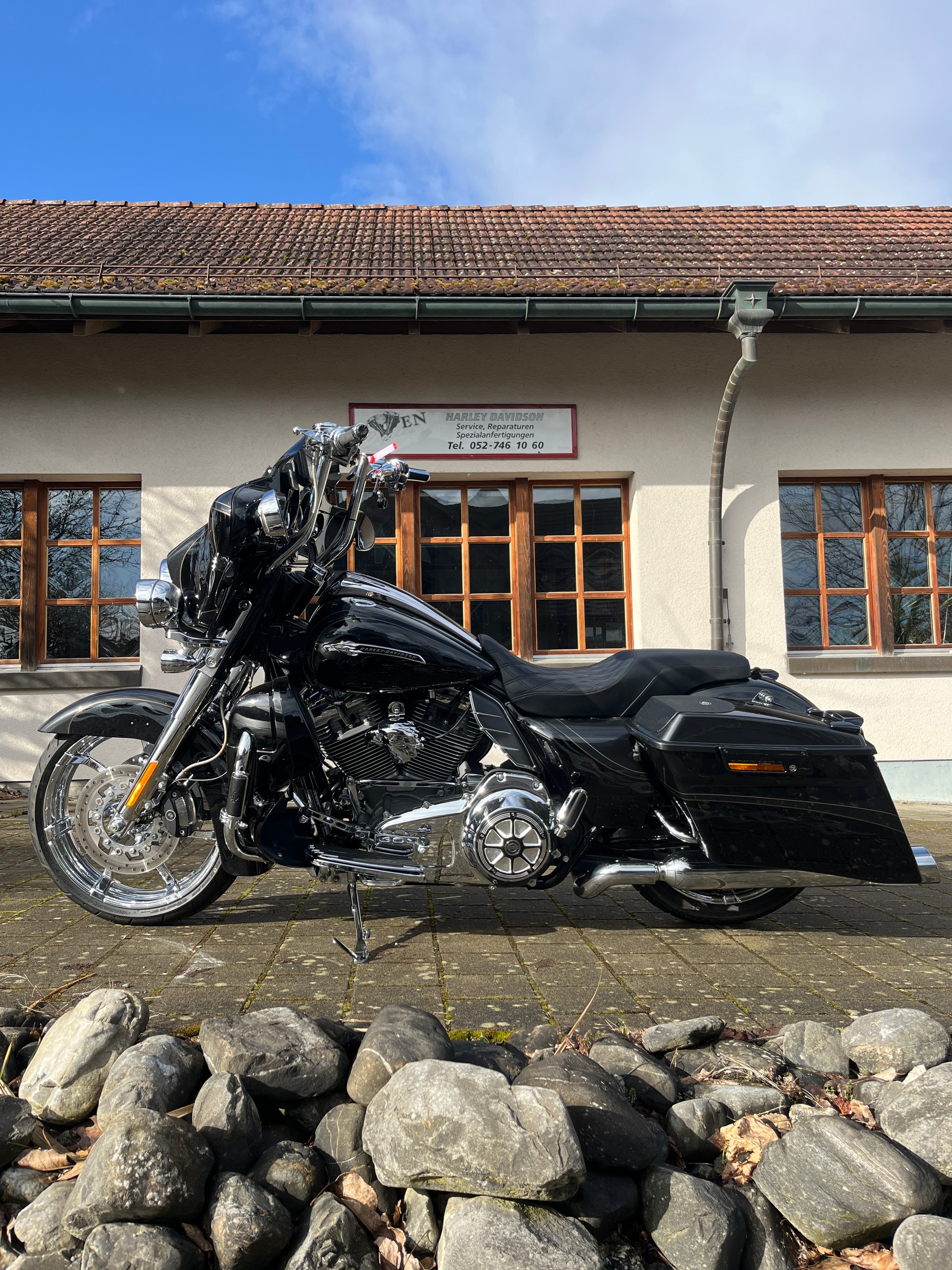 HARLEY-DAVIDSON FLHXSE3-image-1
