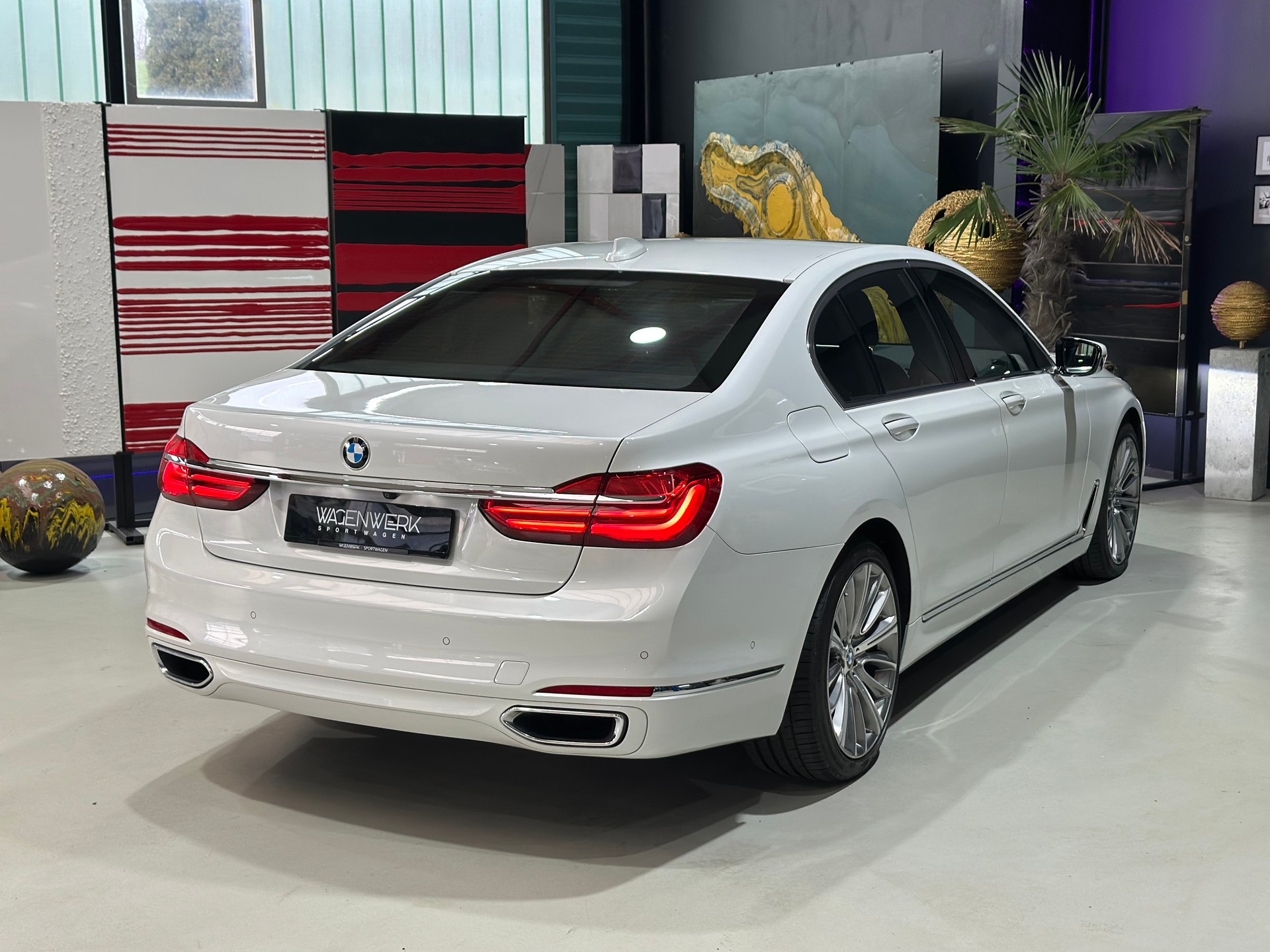 BMW 750i xDrive Steptronic-image-9