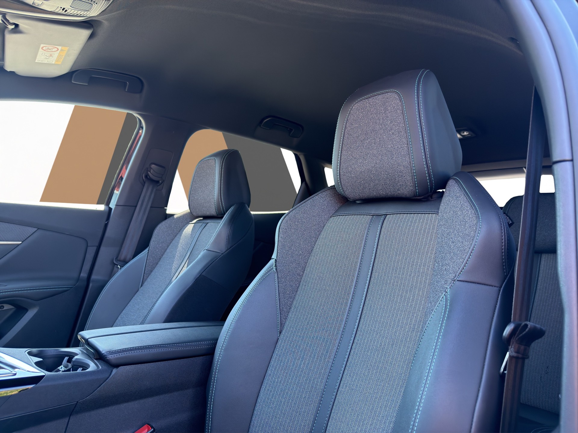 PEUGEOT 3008 1.6 Plug-in Hybrid Allure-image-25