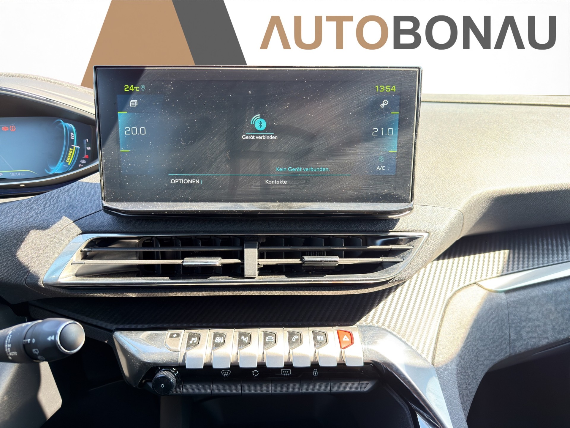 PEUGEOT 3008 1.6 Plug-in Hybrid Allure-image-21