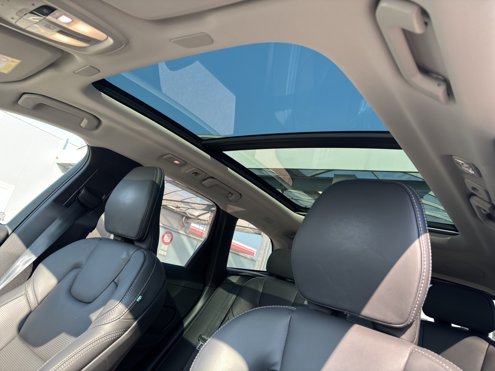 VOLVO XC60 2.0 T8 TE Ultimate Dark eAWD-image-14