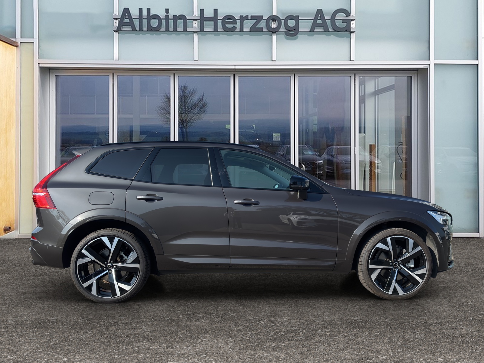 VOLVO XC60 2.0 T8 TE Ultimate Dark eAWD-image-4