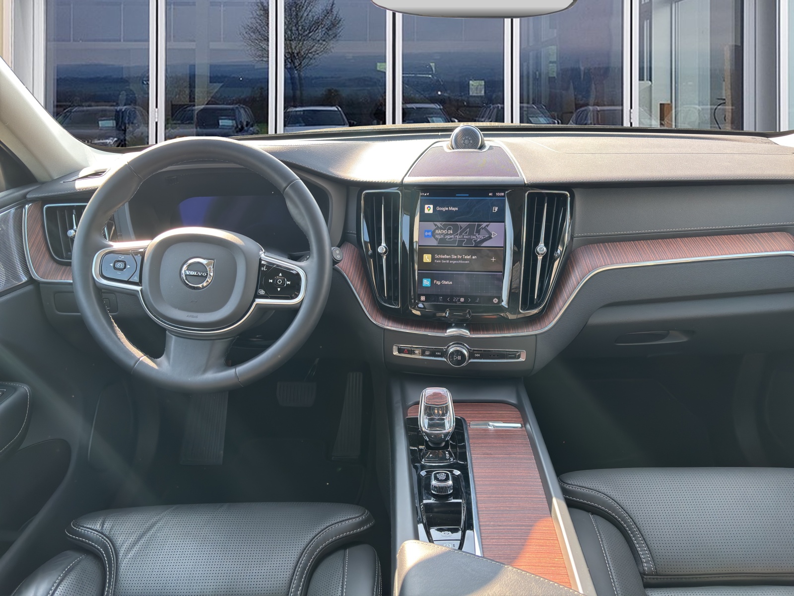 VOLVO XC60 2.0 T8 TE Ultimate Dark eAWD-image-10