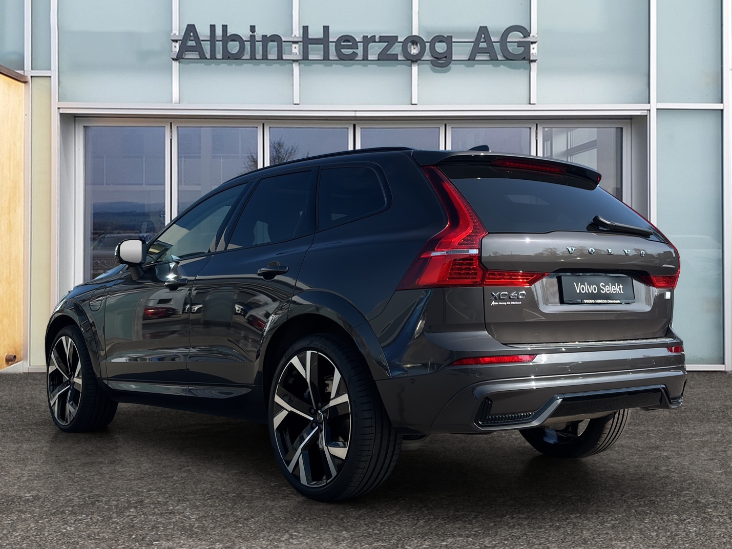 VOLVO XC60 2.0 T8 TE Ultimate Dark eAWD-showroom-element-2