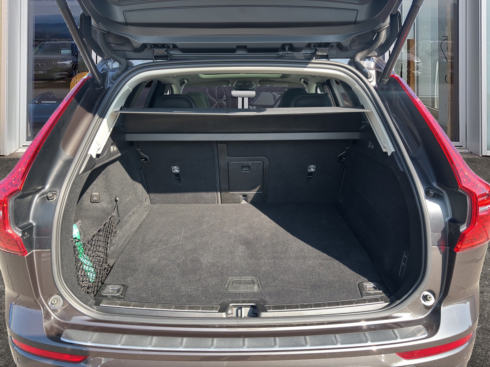 VOLVO XC60 2.0 T8 TE Ultimate Dark eAWD-image-6