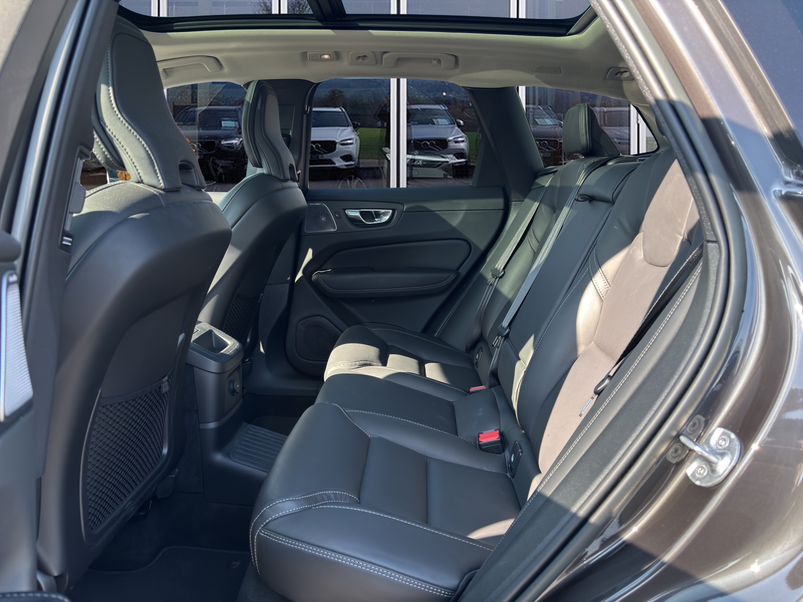 VOLVO XC60 2.0 T8 TE Ultimate Dark eAWD-image-7