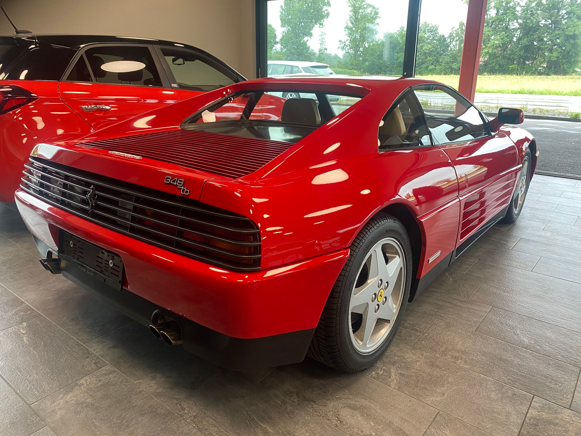 FERRARI 348 tb-showroom-element-1