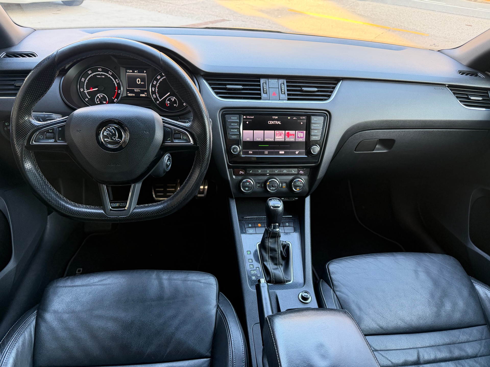 SKODA Octavia Combi 2.0 TSI RS DSG-image-6