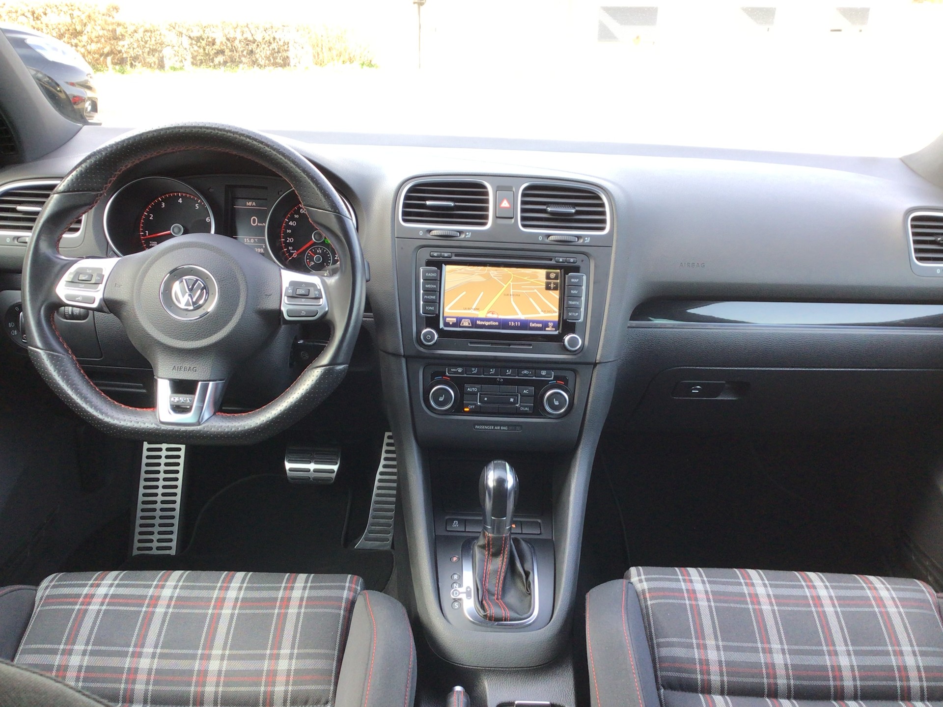 VW Golf 2.0 TSI GTI Team DSG-image-8