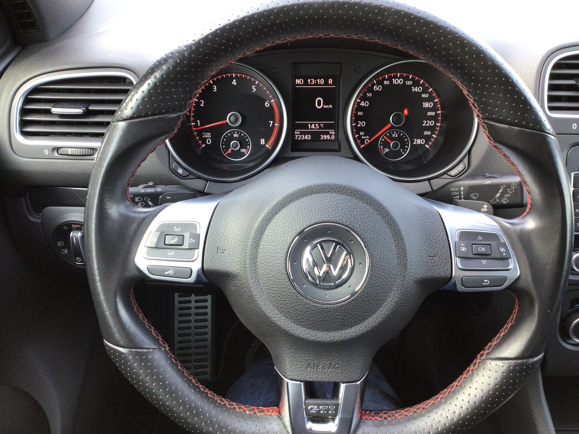 VW Golf 2.0 TSI GTI Team DSG-image-9