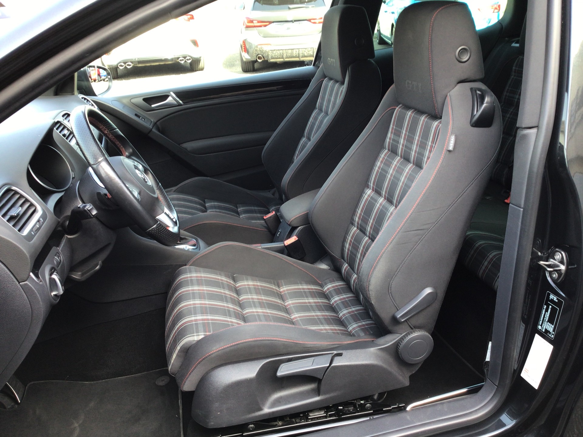 VW Golf 2.0 TSI GTI Team DSG-image-5