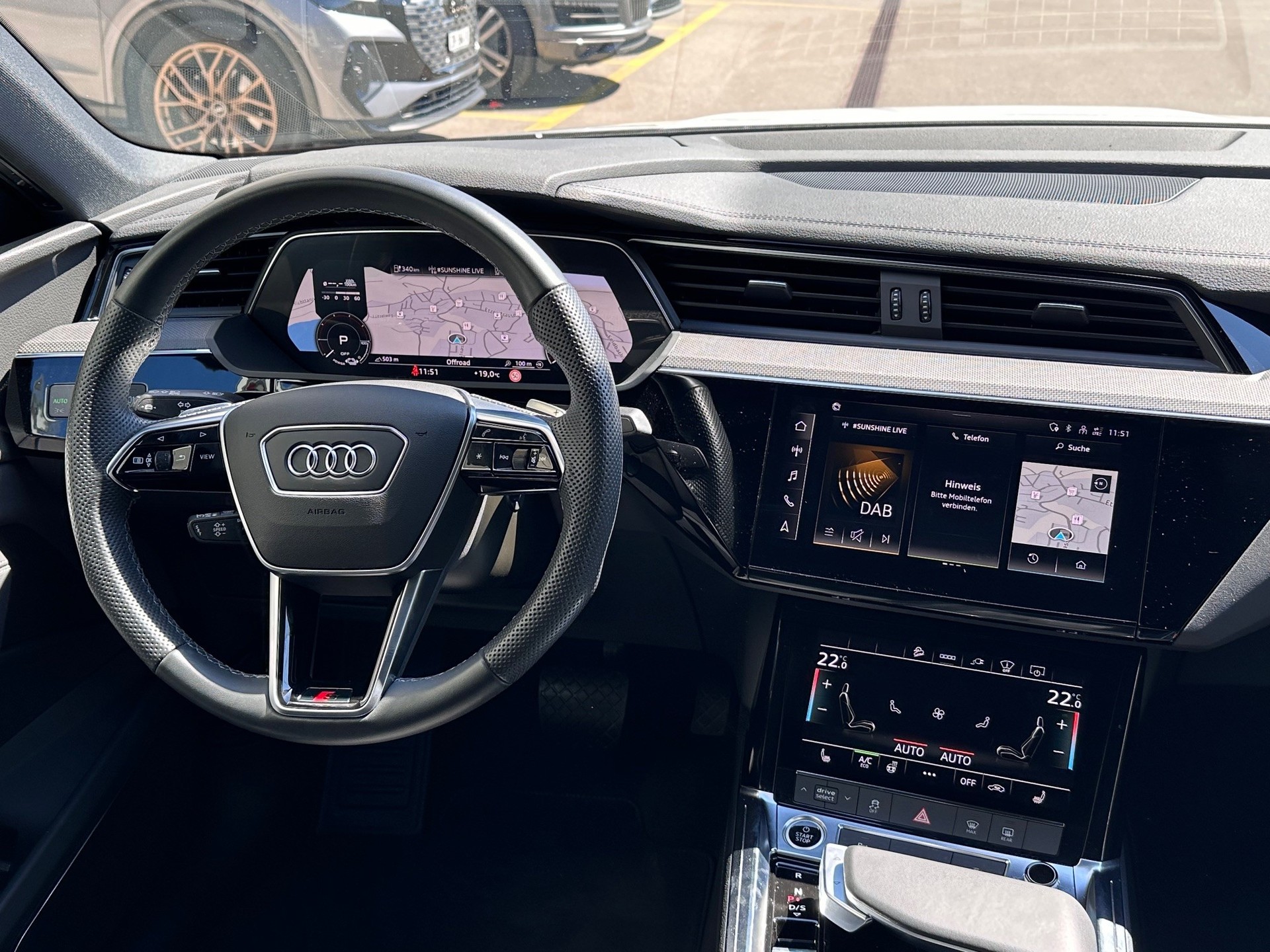 AUDI e-tron 55 Sportback S Line Black Edition quattro-image-4