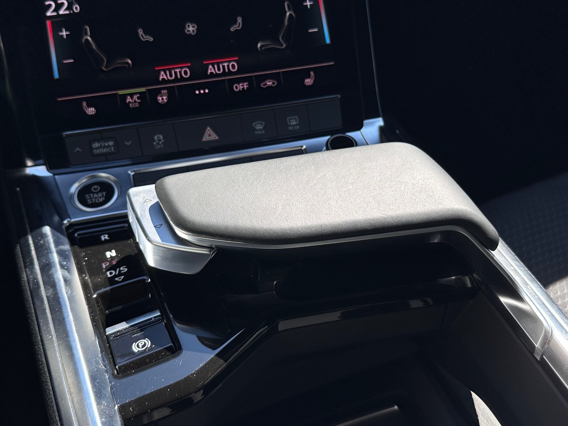 AUDI e-tron 55 Sportback S Line Black Edition quattro-image-7