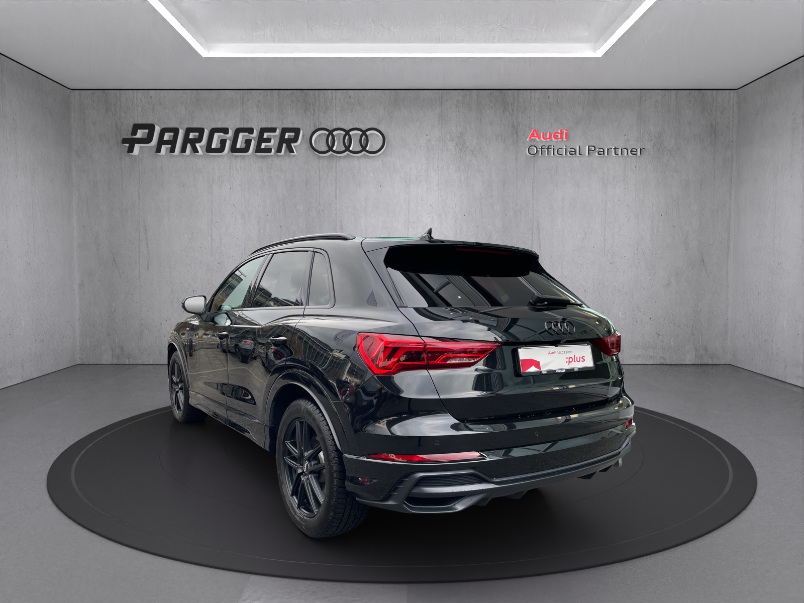 AUDI Q3 35 TFSI S line S-tronic-image-4