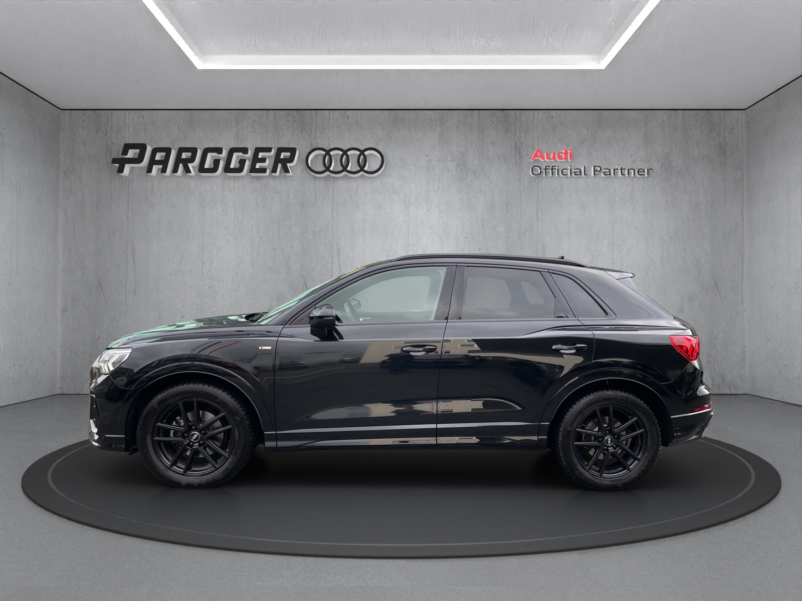 AUDI Q3 35 TFSI S line S-tronic-image-2