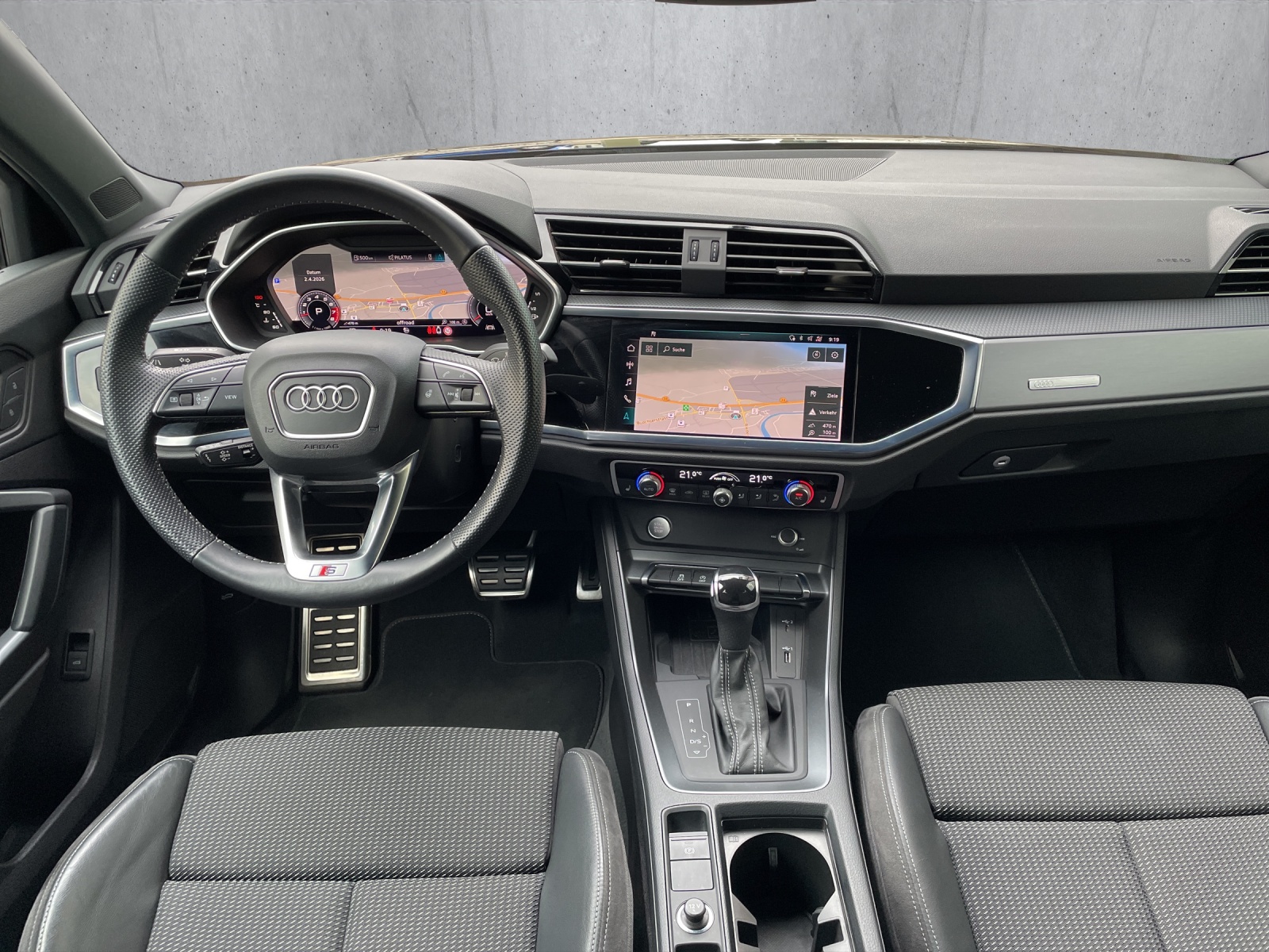 AUDI Q3 35 TFSI S line S-tronic-image-9