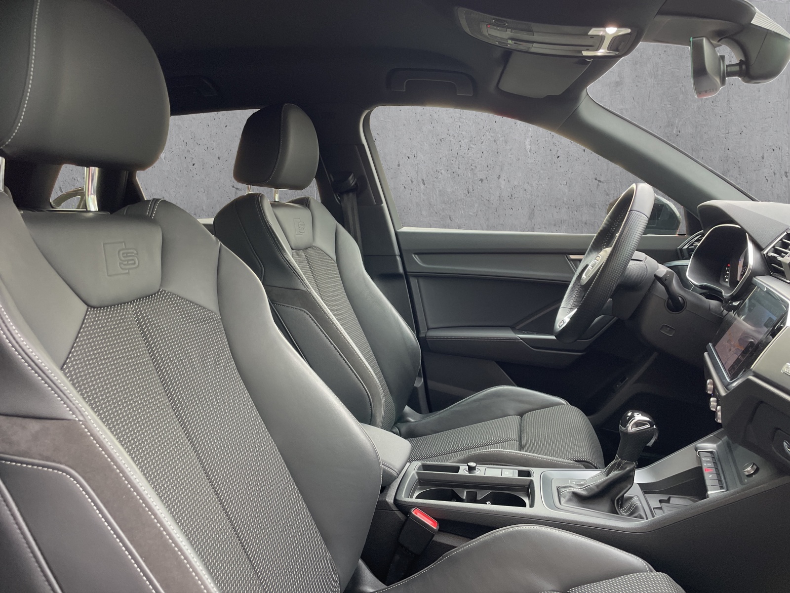 AUDI Q3 35 TFSI S line S-tronic-image-7