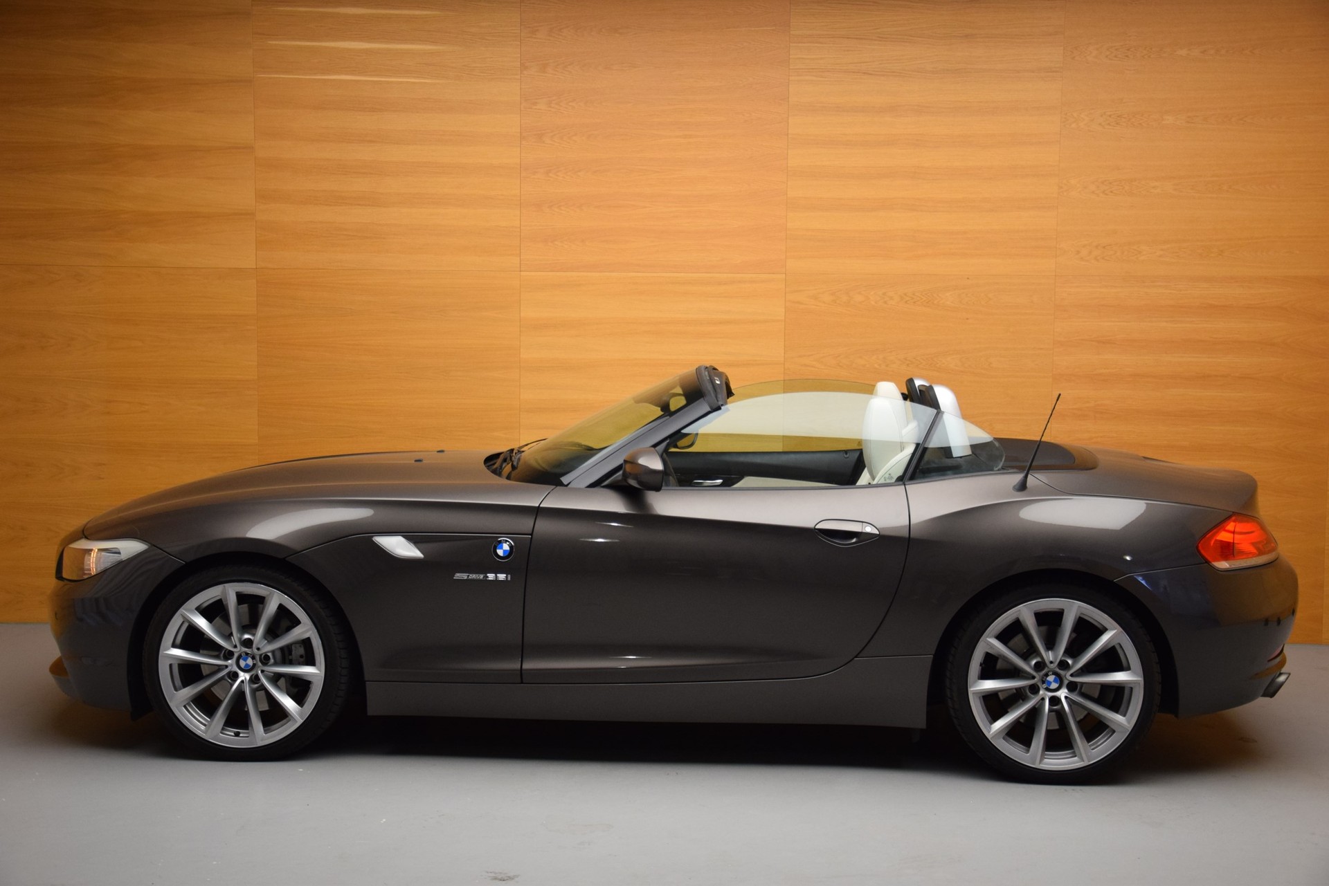 BMW Z4 sDrive35i DKG-image-3