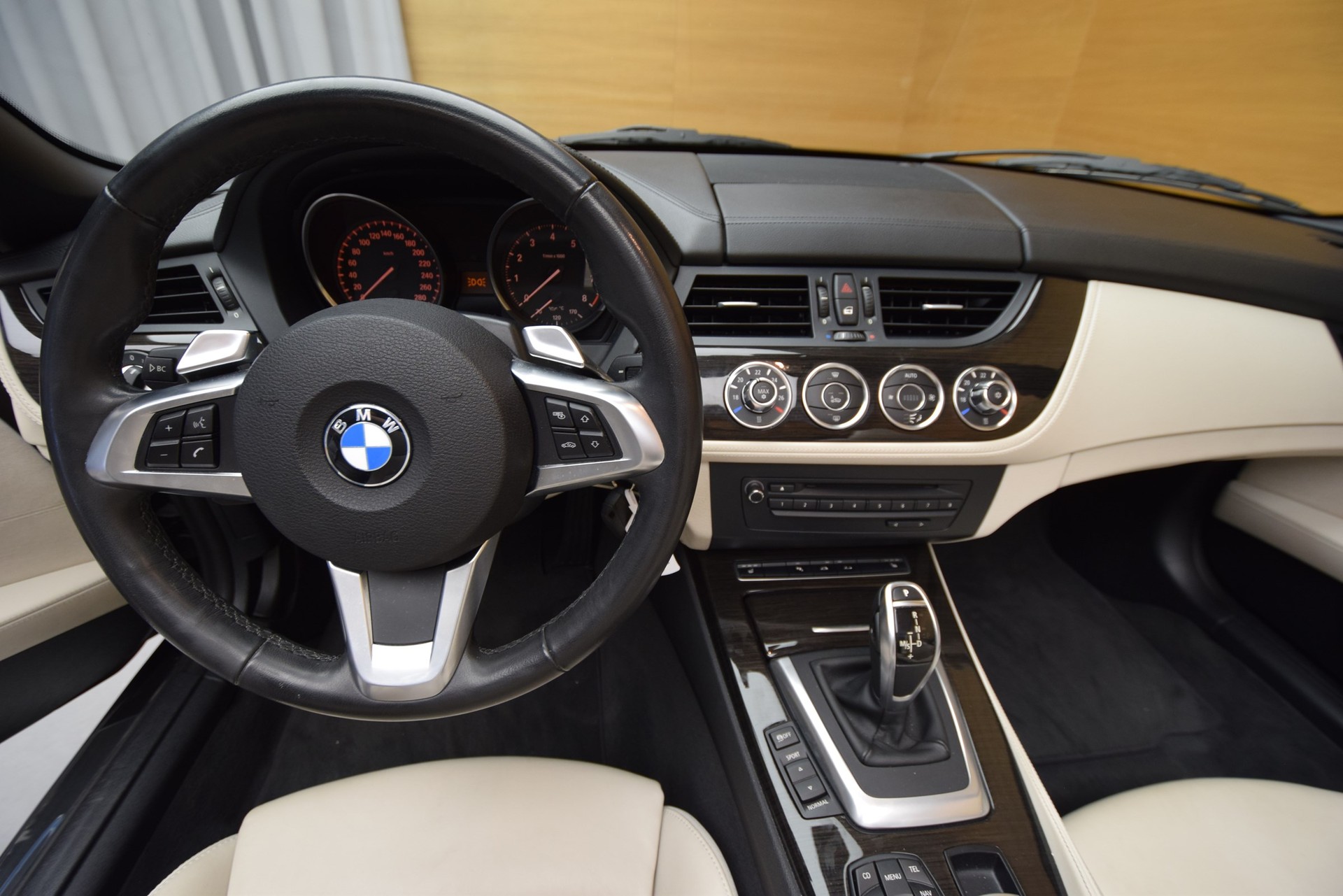 BMW Z4 sDrive35i DKG-image-8