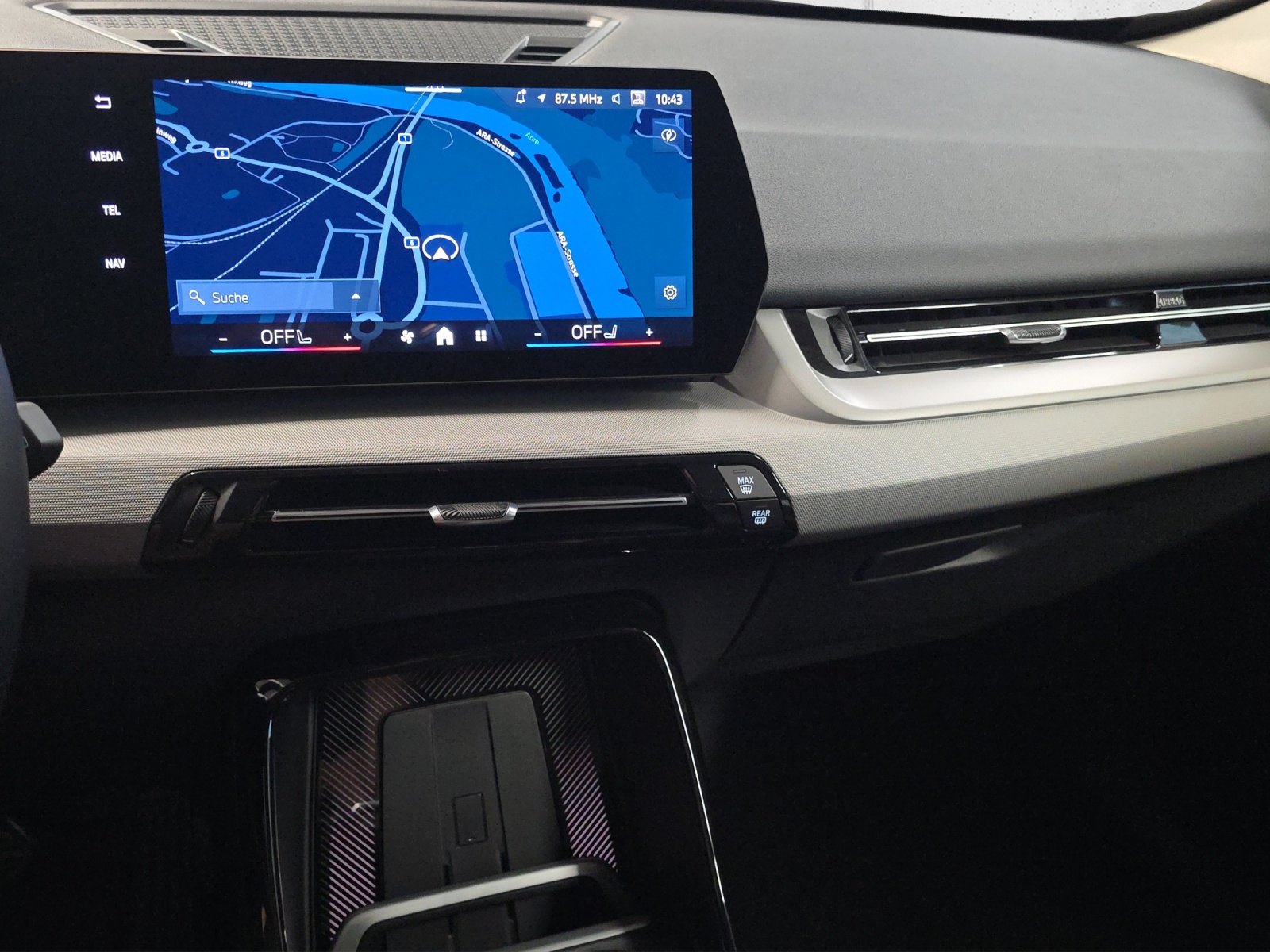 BMW X1 sDrive 18i-image-14