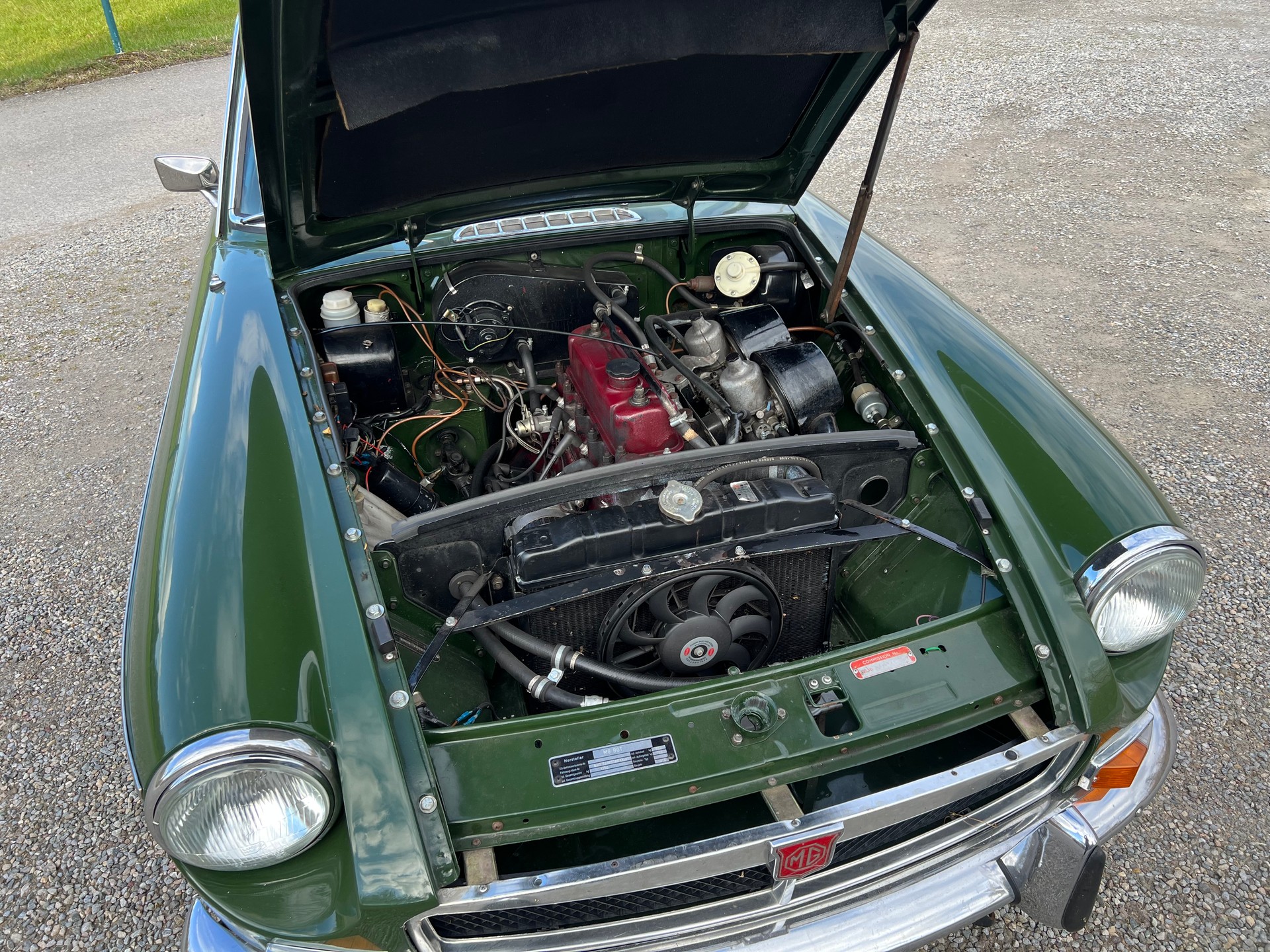 MG B GT-image-3